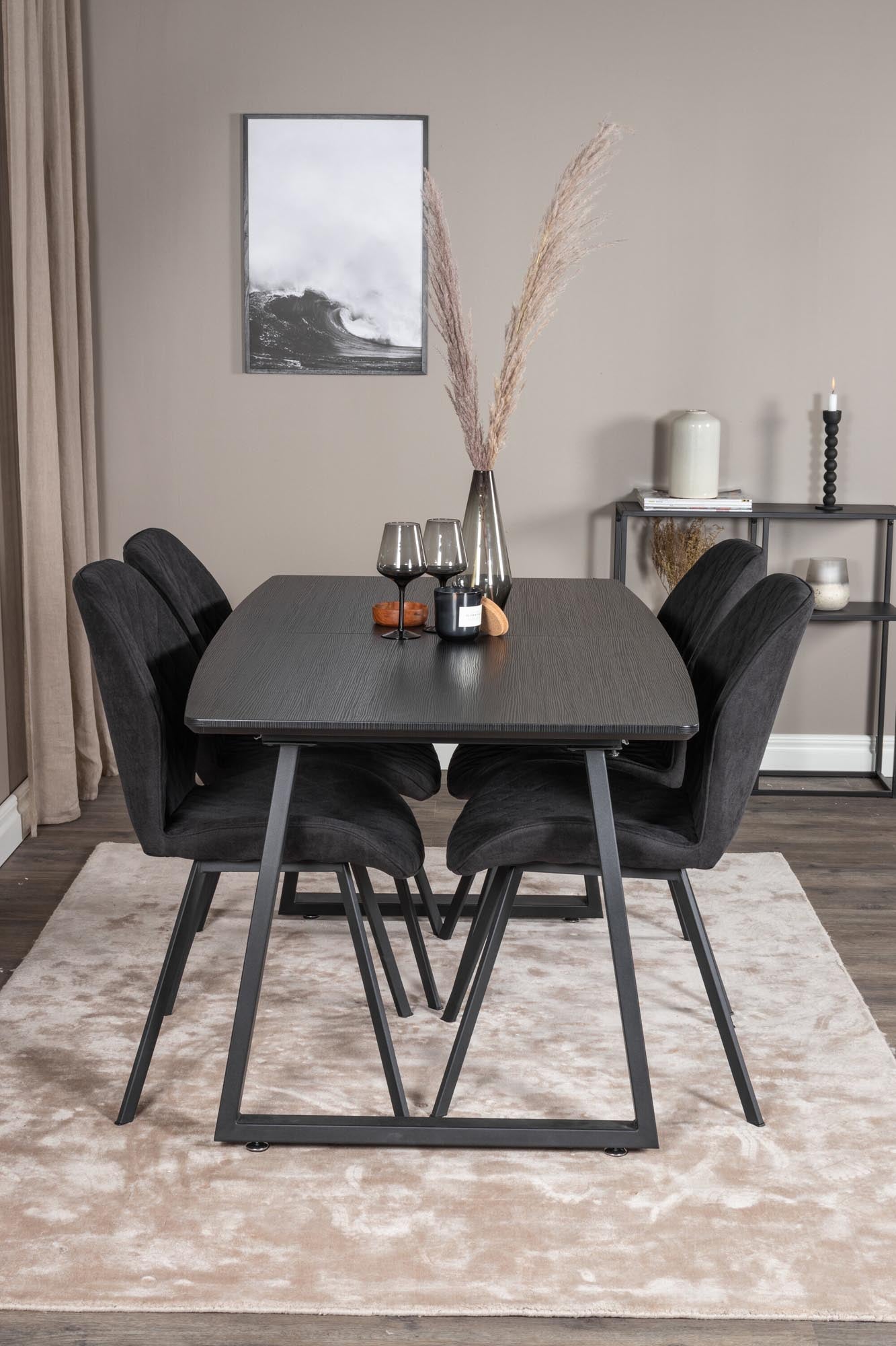 Entdecken Sie das Inca Esszimmerset Gemma: Ausziehbarer Tisch (160cm) für gesellige Abende, kombiniert mit stilvollen, bequemen Stühlen.