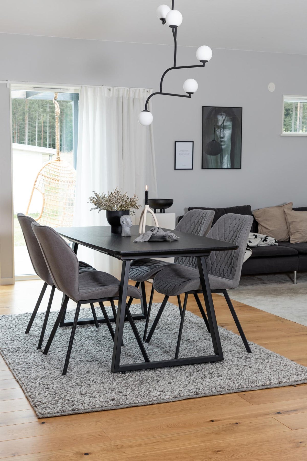 Inca Esszimmerset ausziehbar (Gemma) 160cm/4St. in Schwarz / Grau präsentiert im Onlineshop von KAQTU Design AG. Esszimmerset ist von Venture Home