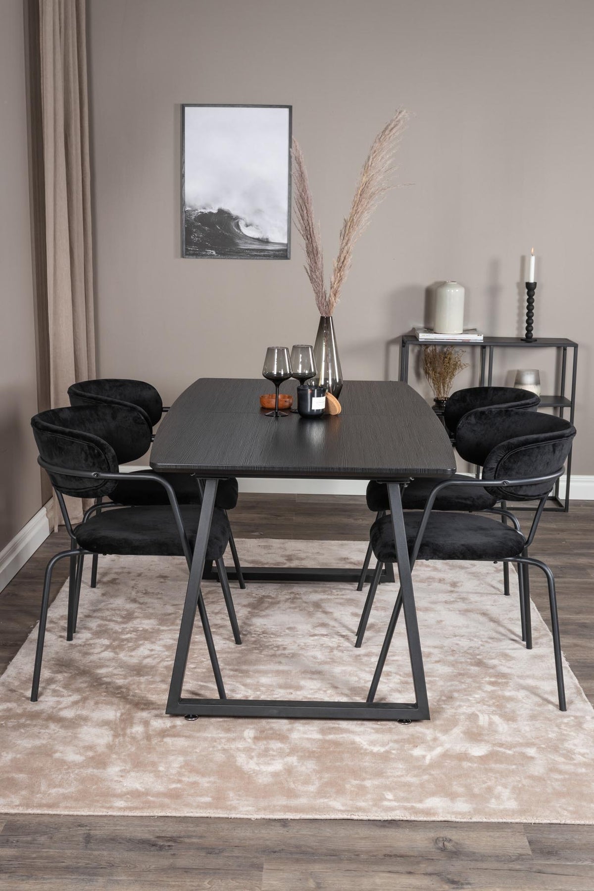 Inca Esszimmerset ausziehbar (Arrow) 160cm/4St. in Schwarz präsentiert im Onlineshop von KAQTU Design AG. Esszimmerset ist von Venture Home