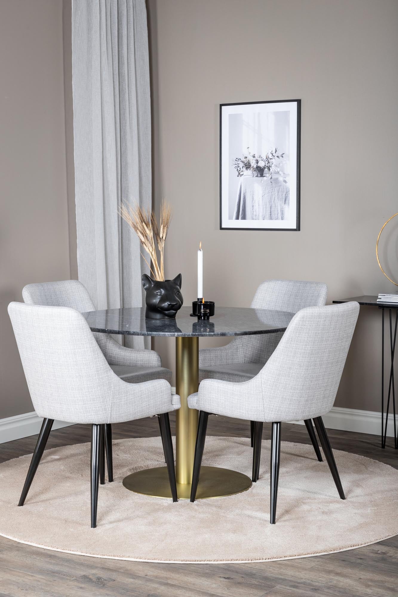 Erleben Sie stilvolle Esszimmermomente mit dem Estelle Esszimmerset + Plaza von Venture Home – ein eleganter Marmortisch und bequeme Stühle für Ihr Zuhause.