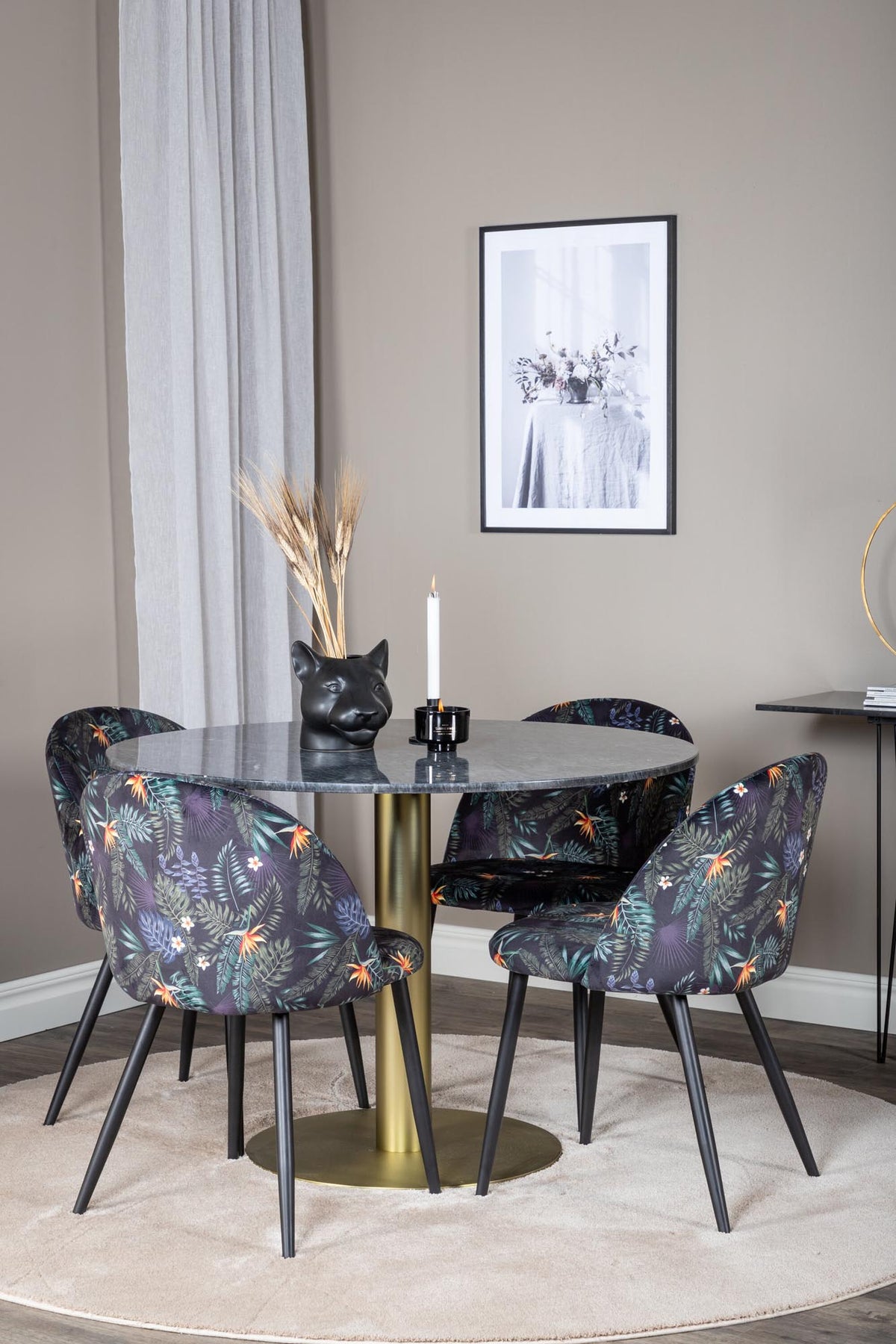 Estelle Esszimmerset + Velvet ⌀106cm/4St. in Schwarz präsentiert im Onlineshop von KAQTU Design AG. Esszimmerset ist von Venture Home