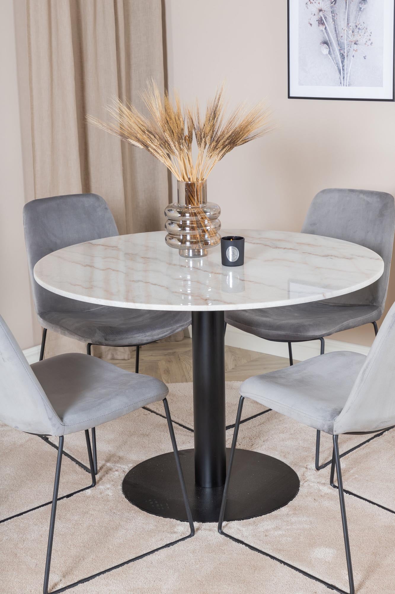 Stilvolles Esszimmerset Estelle + Muce für moderne Wohnambiente.