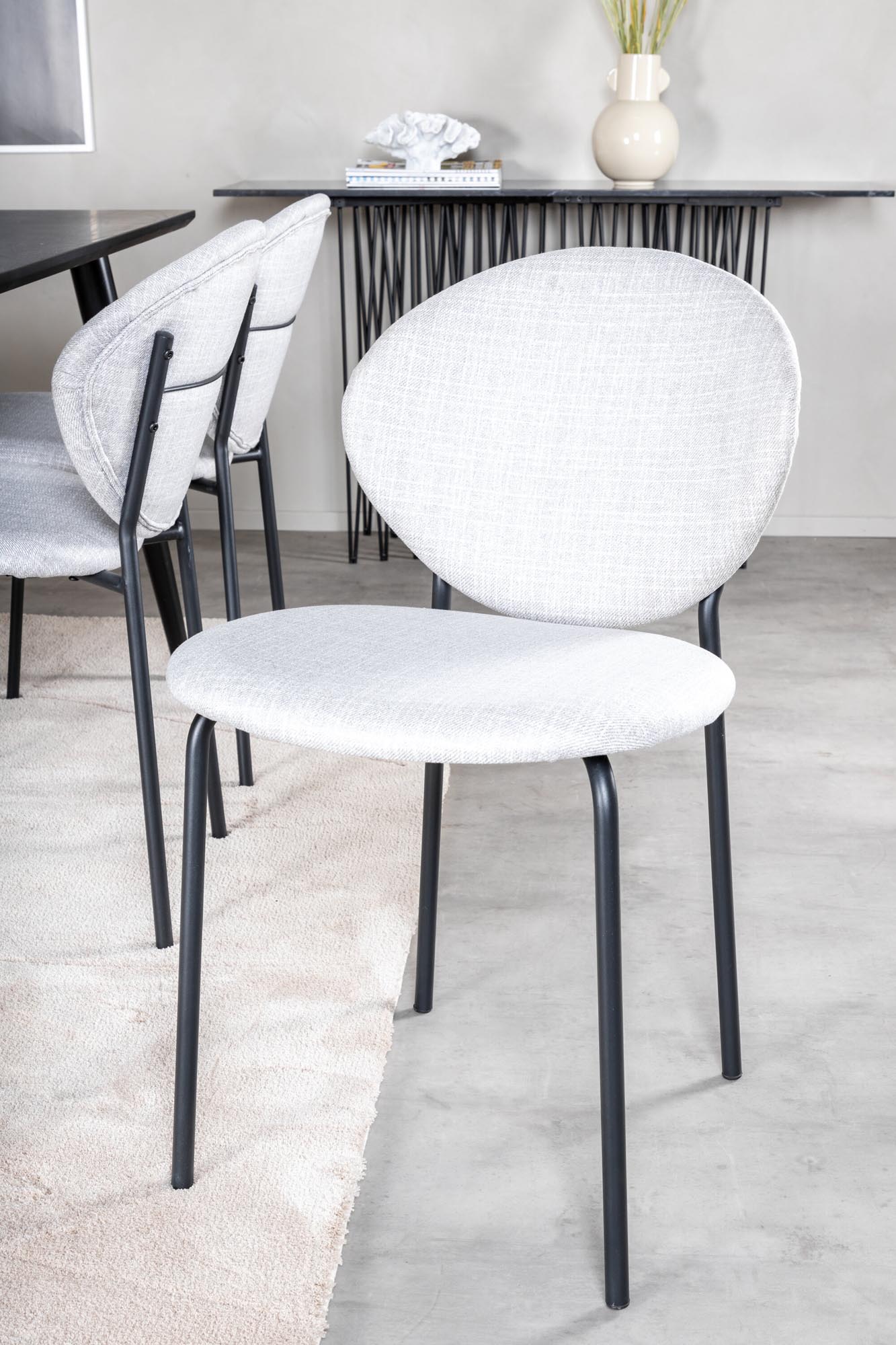 Modernes Dipp Esszimmerset von Venture Home: 180 cm Tisch und 6 stilvolle Stühle für gesellige Abende und einladende Atmosphäre.