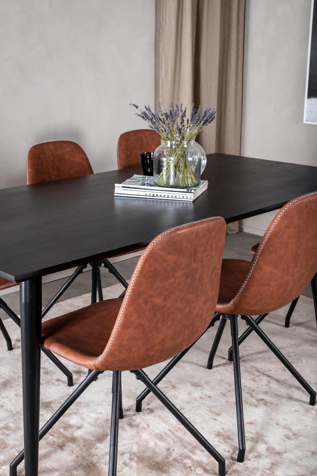 Dipp Esszimmerset + Polar 180cm/6St. in Schwarz / Braun präsentiert im Onlineshop von KAQTU Design AG. Esszimmerset ist von Venture Home