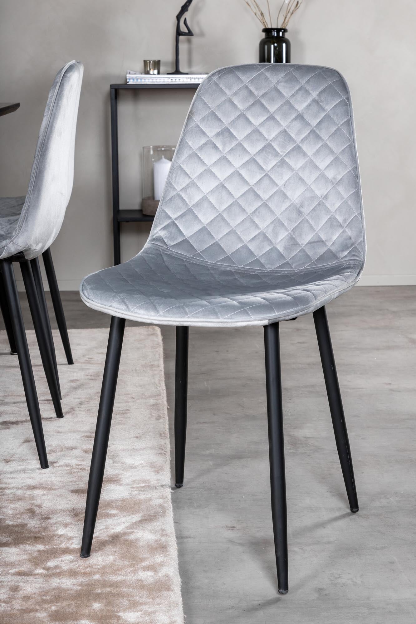 Erleben Sie das Dipp Esszimmerset + Polar Diamond 180cm von Venture Home – stilvolle Samtstühle und ein eleganter Tisch für unvergessliche Essensmomente.