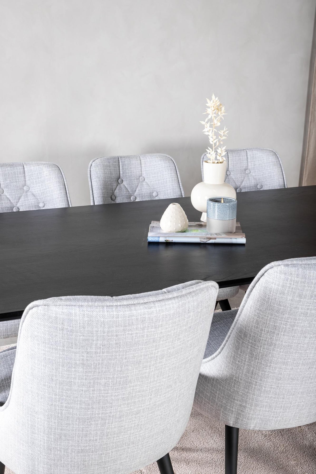 Dipp Esszimmerset + Velvet Deluxe 180cm/6St. in Schwarz / Grau präsentiert im Onlineshop von KAQTU Design AG. Esszimmerset ist von Venture Home