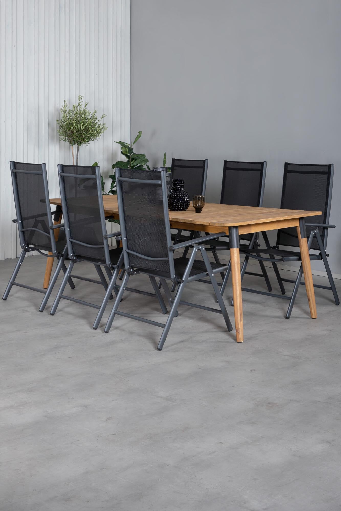 Julian Outdoor-Tischset + Break 210cm/6St. in Schwarz präsentiert im Onlineshop von KAQTU Design AG. Gartentischset ist von Venture Home