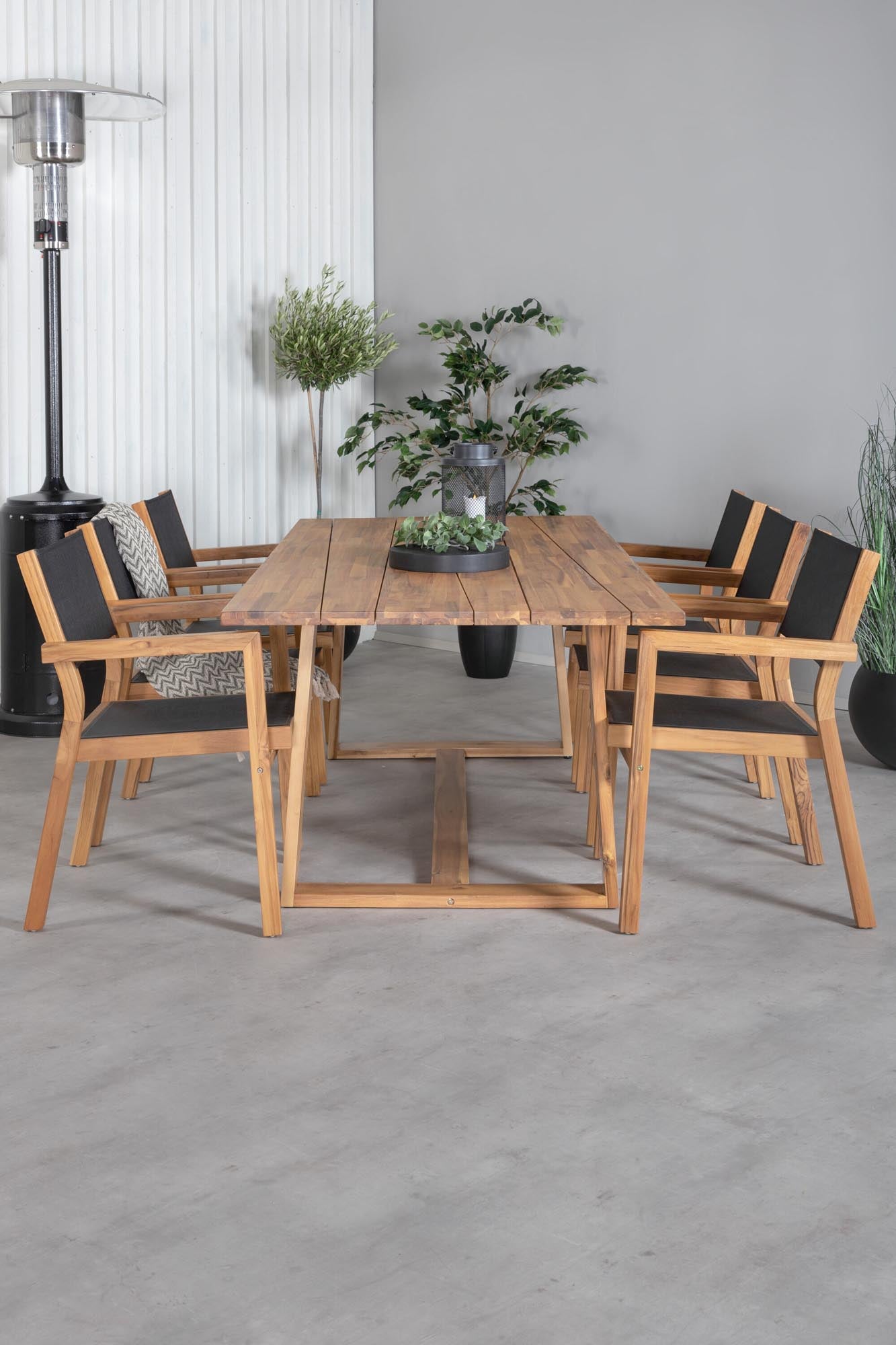 Plankton Outdoor-Tischset + Venice 220cm/6St. in Schwarz, Natur präsentiert im Onlineshop von KAQTU Design AG. Gartentischset ist von Venture Home