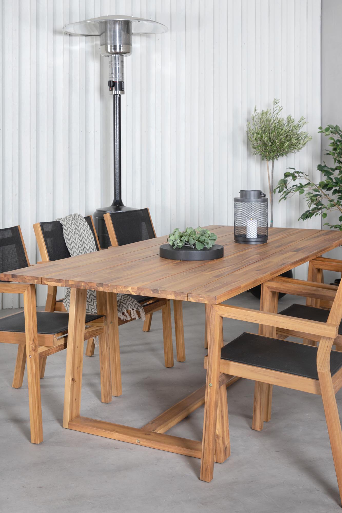 Plankton Outdoor-Tischset + Venice 220cm/6St. in Schwarz, Natur präsentiert im Onlineshop von KAQTU Design AG. Gartentischset ist von Venture Home
