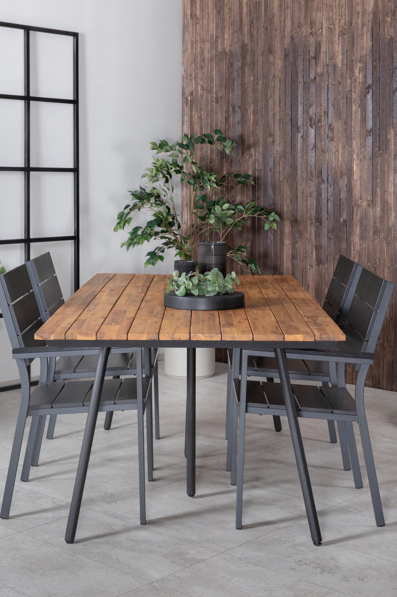 Chan Outdoor-Tischset + Levels 200cm/4St. in Schwarz präsentiert im Onlineshop von KAQTU Design AG. Gartentischset ist von Venture Home