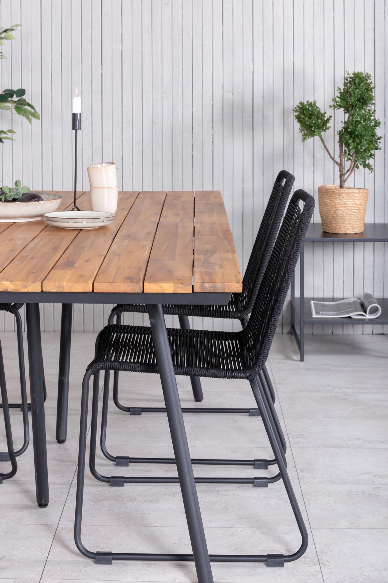Chan Outdoor-Tischset + Lindos 200cm/4St. in Schwarz präsentiert im Onlineshop von KAQTU Design AG. Gartentischset ist von Venture Home