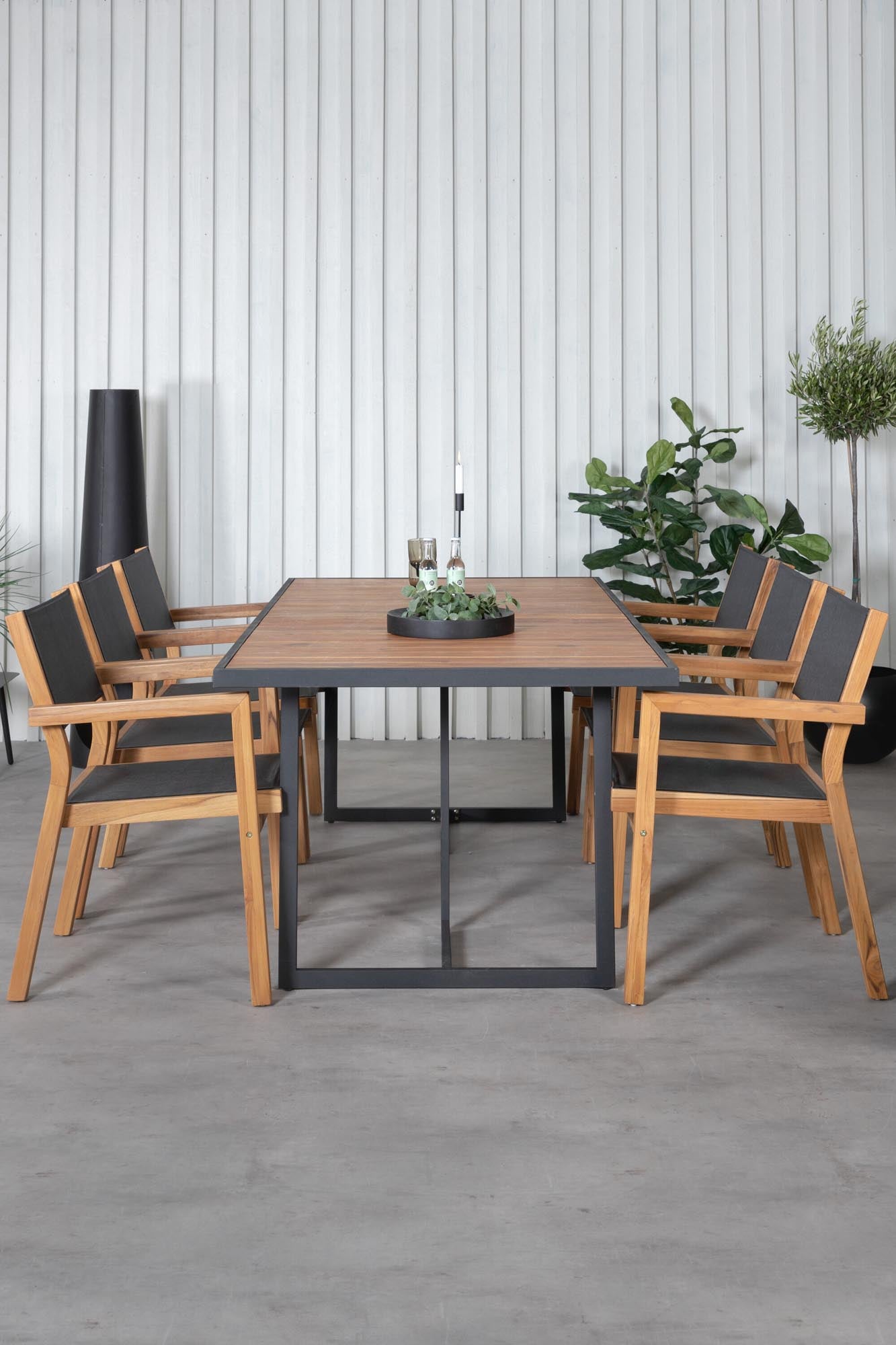 Khung Outdoor-Tischset (Venice) 200cm/6St. in Schwarz, Natur präsentiert im Onlineshop von KAQTU Design AG. Gartentischset ist von Venture Home