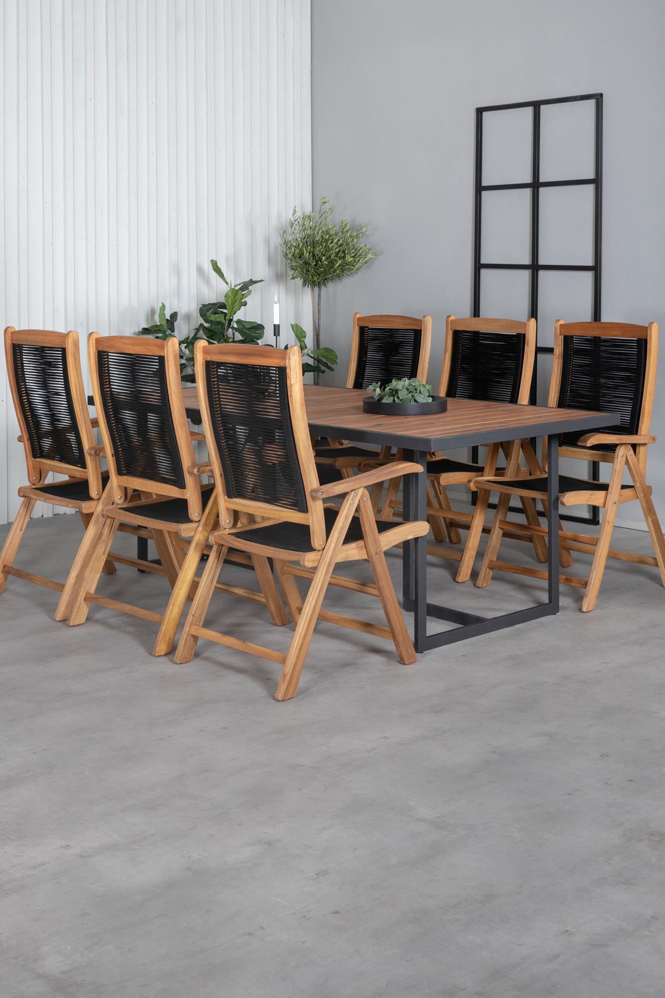 Robustes Khung Tischset 200cm: Perfekt für gesellige Sommerabende.