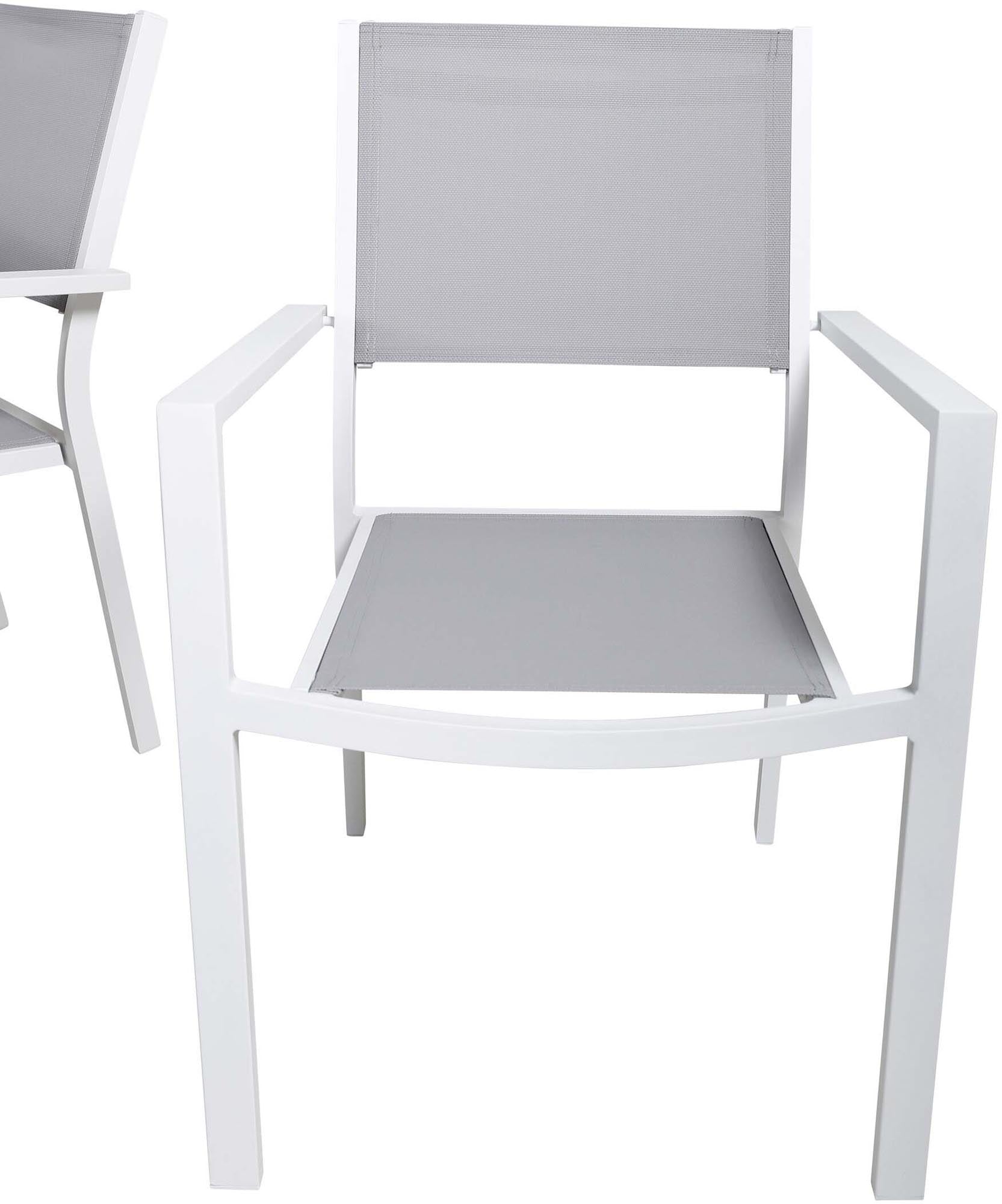 Elegantes Virya Outdoor-Tischset mit Copacabana Stühlen: Perfekt für entspannte Grillabende und stilvolle Gartenmomente.