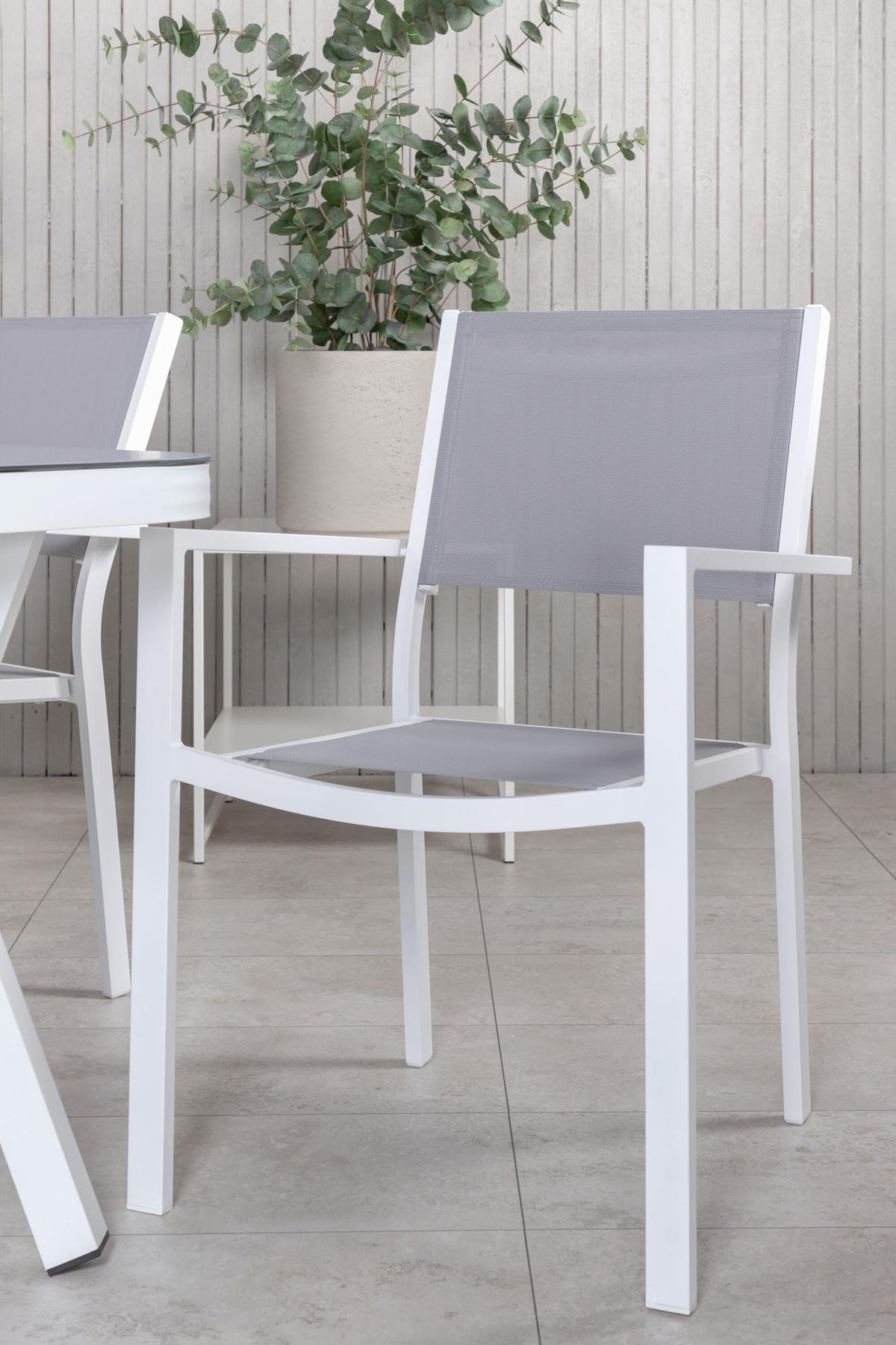 Virya Outdoor-Tischset + Copacabana 200cm/6St. in Grau präsentiert im Onlineshop von KAQTU Design AG. Gartentischset ist von Venture Home
