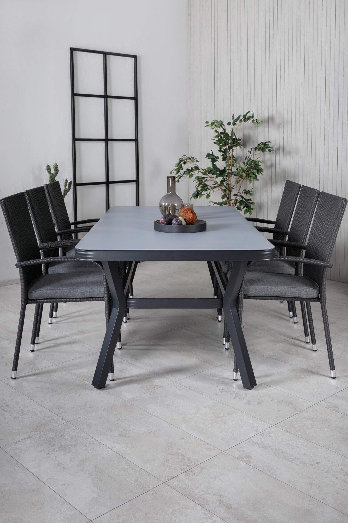 Virya Outdoor-Tischset + Anna 200cm/6St. in Schwarz präsentiert im Onlineshop von KAQTU Design AG. Gartentischset ist von Venture Home