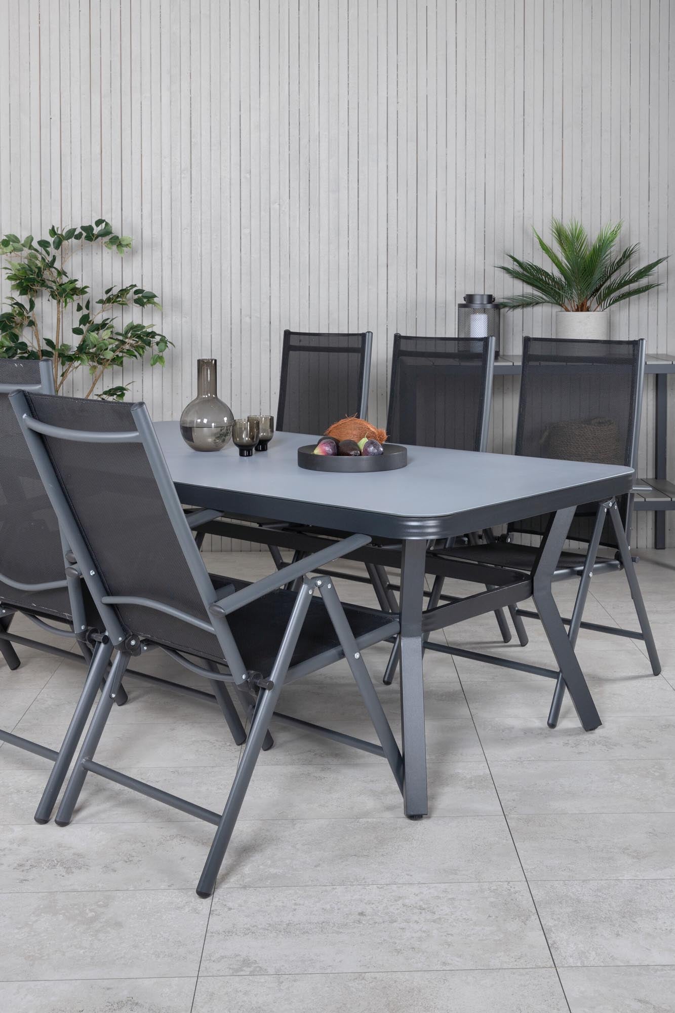 Virya Outdoor-Tischset + Break 200cm/6St. in Schwarz präsentiert im Onlineshop von KAQTU Design AG. Gartentischset ist von Venture Home