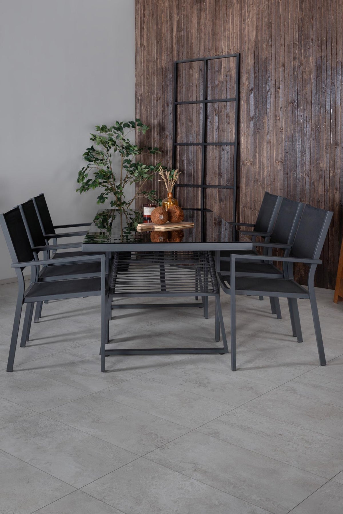 Dallas Gartentisch Set in Schwarz Schwarz präsentiert im Onlineshop von KAQTU Design AG. Gartentischset ist von Venture Home