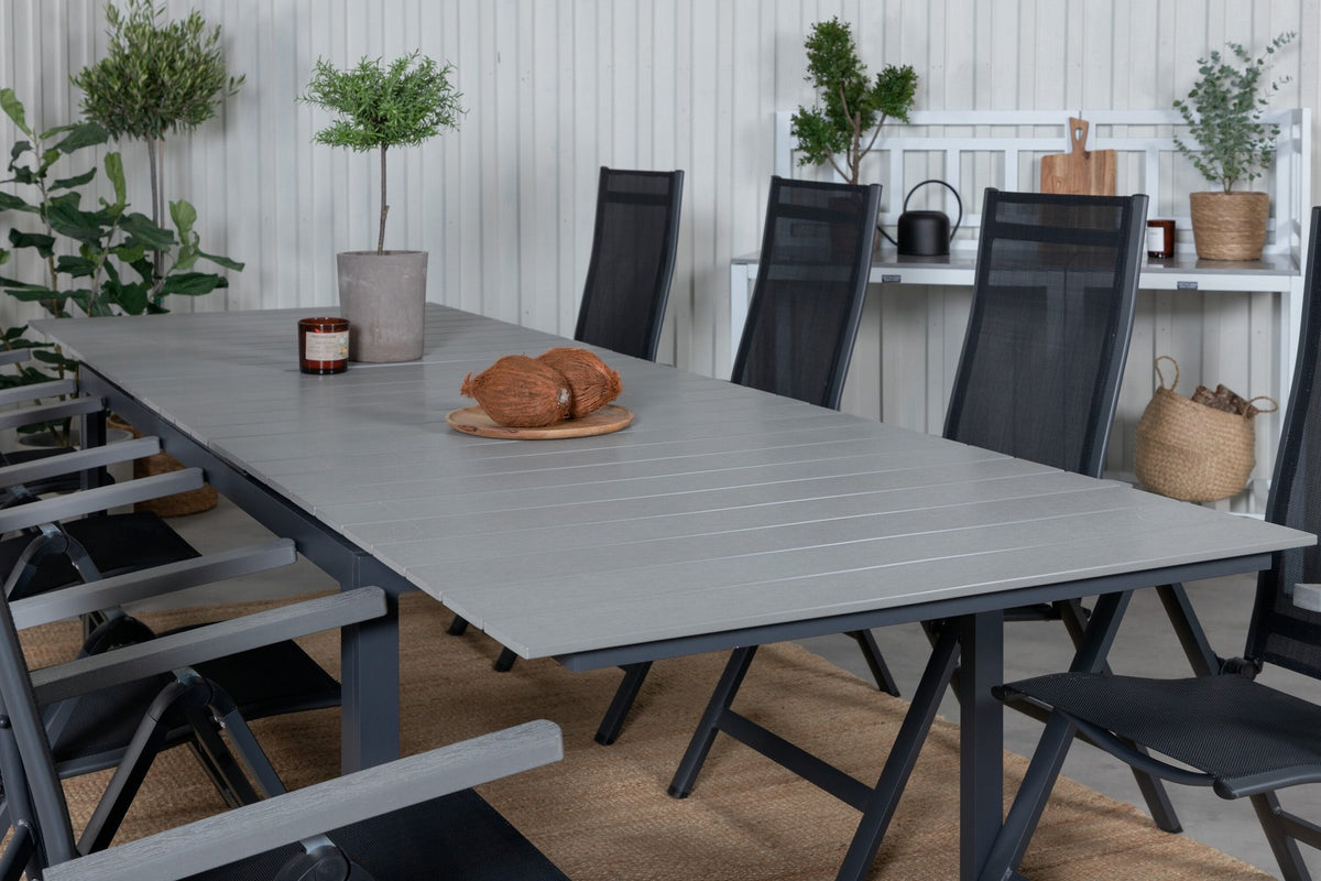 Schwarzes Gartentischset aus Aluminium und Aintwood: rechteckiger Esstisch mit grauer Tischplatte und zwei Positionsstühle, pulverbeschichtet.
