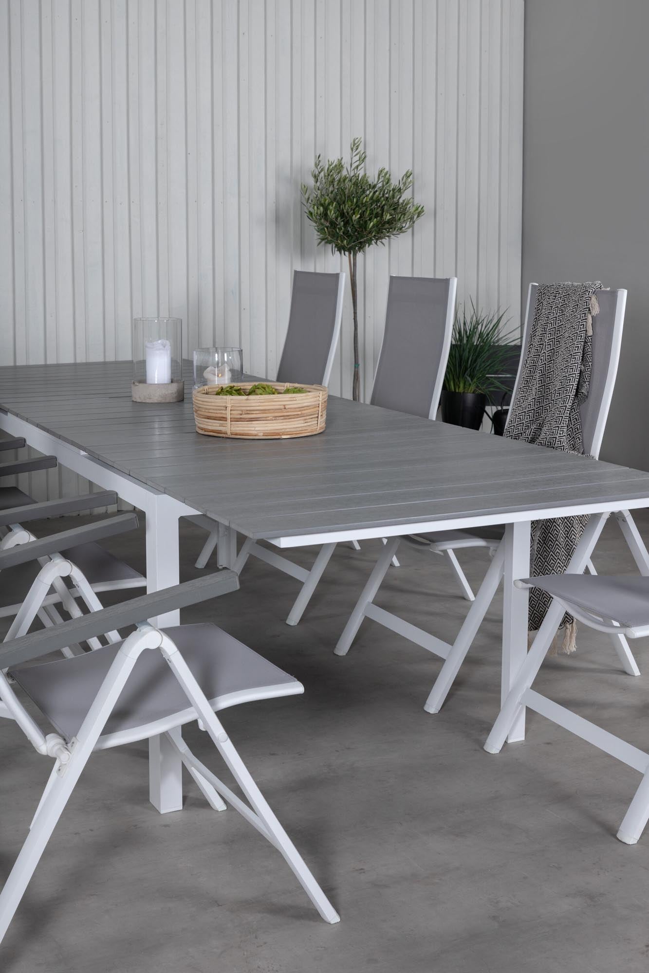 Elegantes Tischset für 8, perfekt für gesellige Abende im Freien, mit langlebigen Materialien und stilvollem Design.