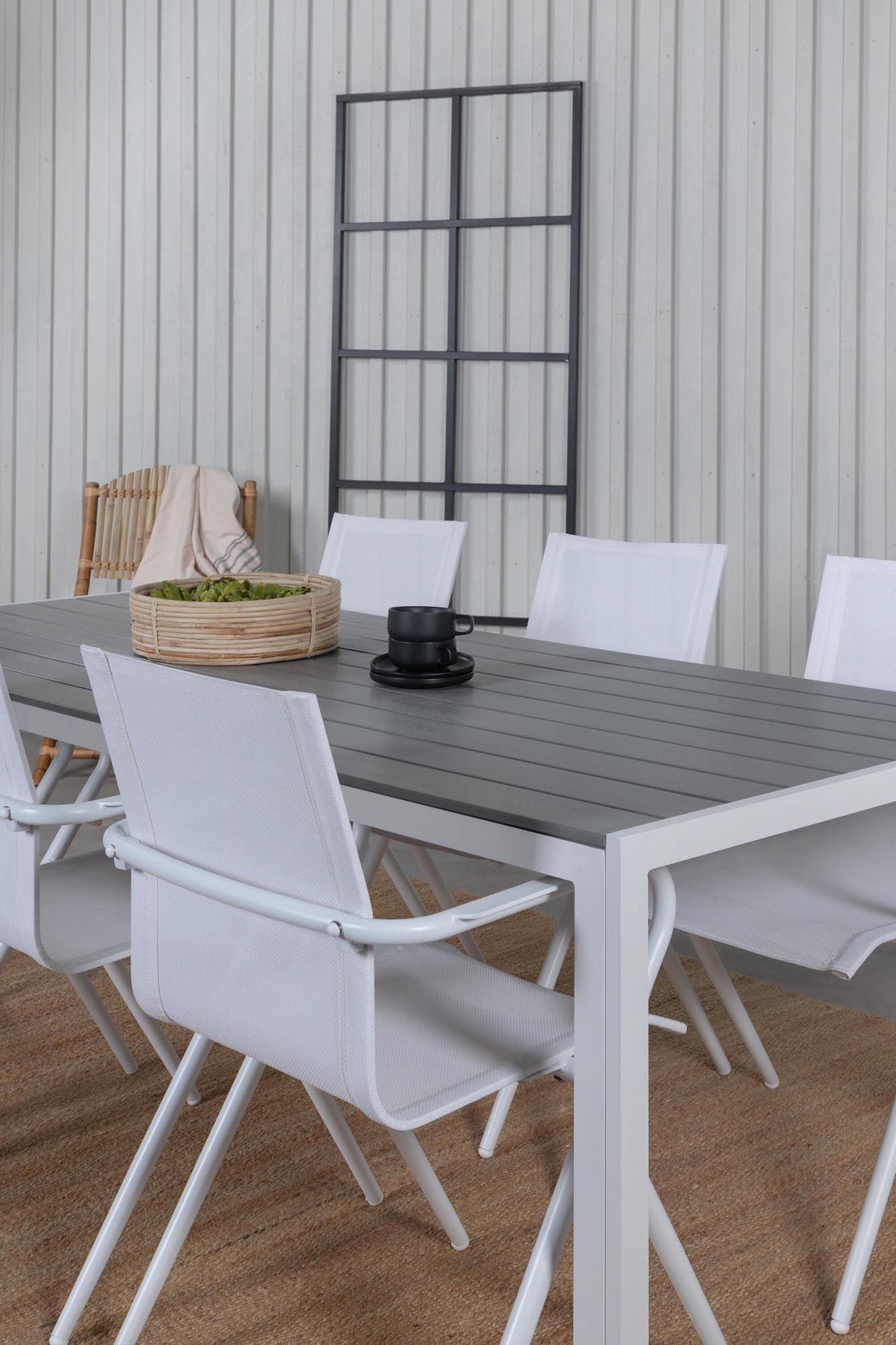 Break Outdoor-Tischset + Alina 205cm/6St. in Weiss präsentiert im Onlineshop von KAQTU Design AG. Gartentischset ist von Venture Home
