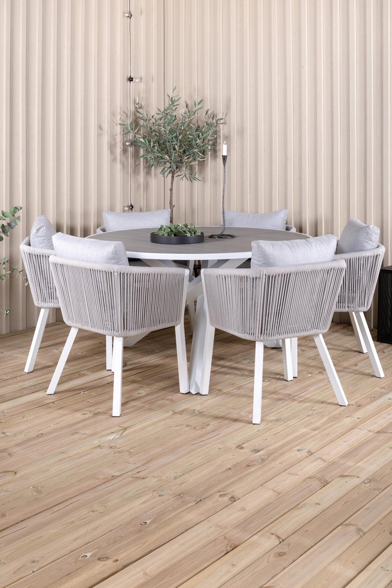 Elegantes Parma Tischset für 6, ideal für stilvolle Outdoor-Dinner.