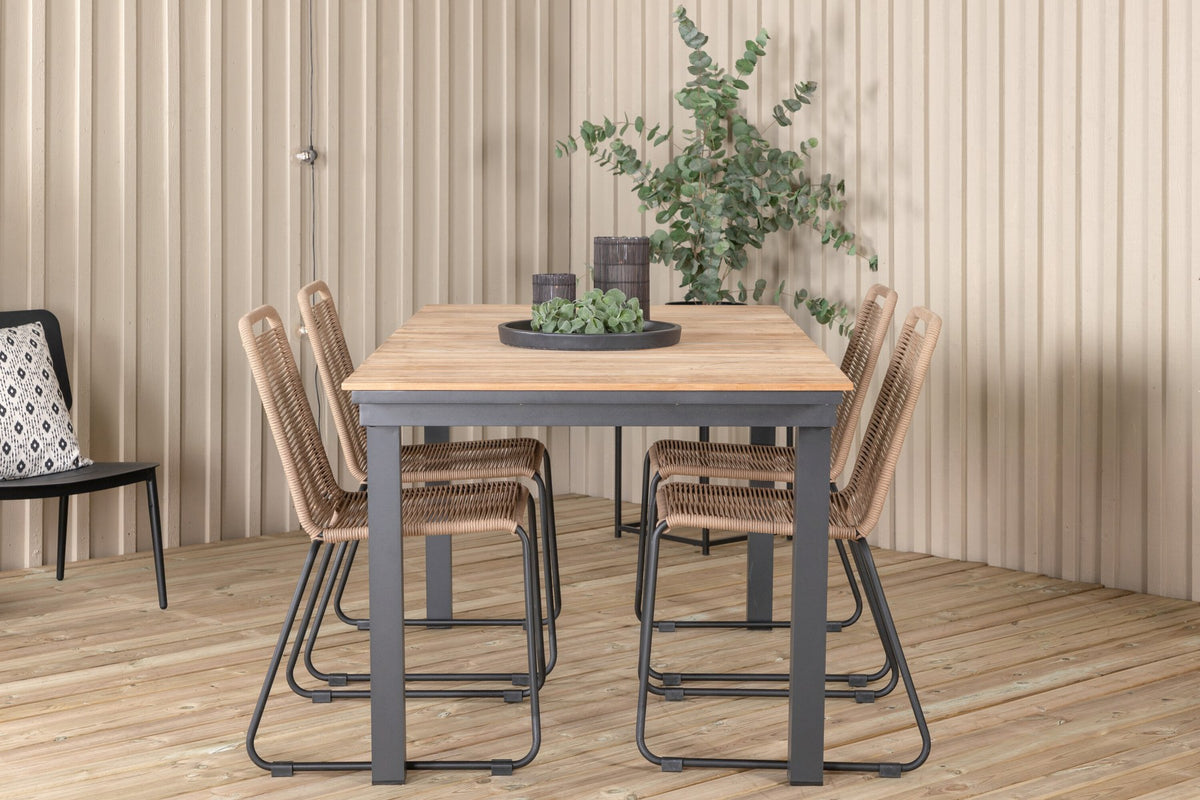 Rechteckiger Esstisch aus Teak und Aluminium in Natur mit zwei Esszimmerstühlen in Braun mit Pulverbeschichtung, Outdoor-Set von Venture Home.