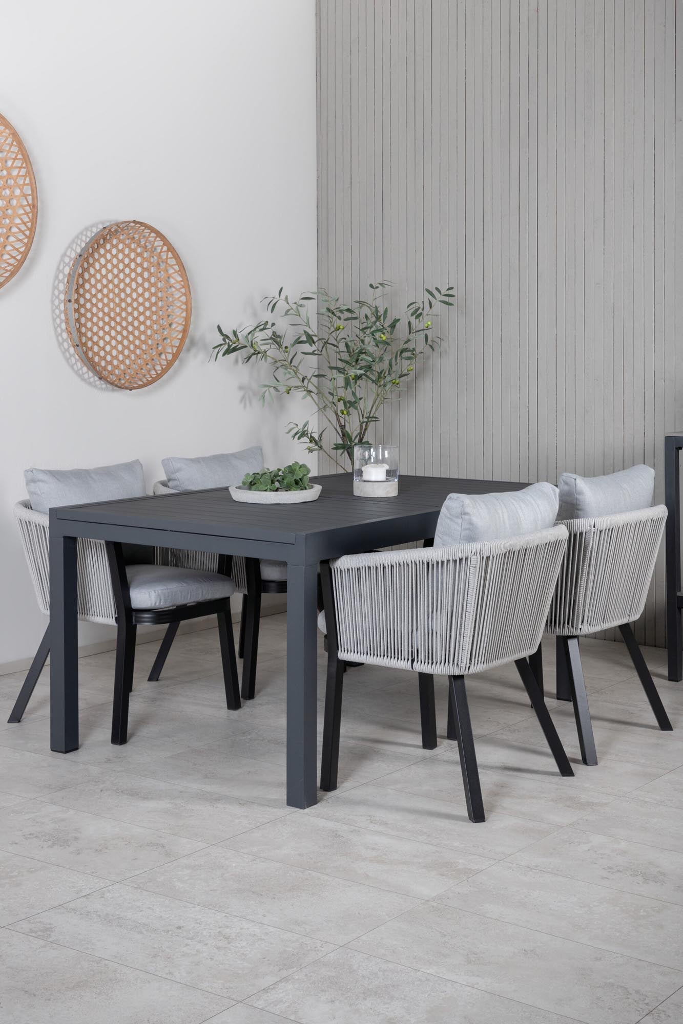 Venture Home: Flexibles Outdoor-Tischset für gesellige Abende.