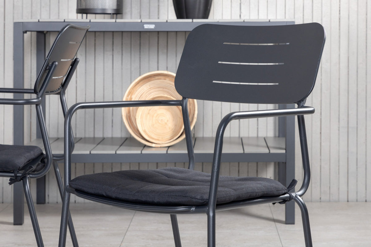 Schwarzes Gartentischset aus Aluminium: rechteckiger Esstisch 160x100 cm mit Aluminium-Tischplatte und zwei Stapelstühle mit Polyesterbezug.