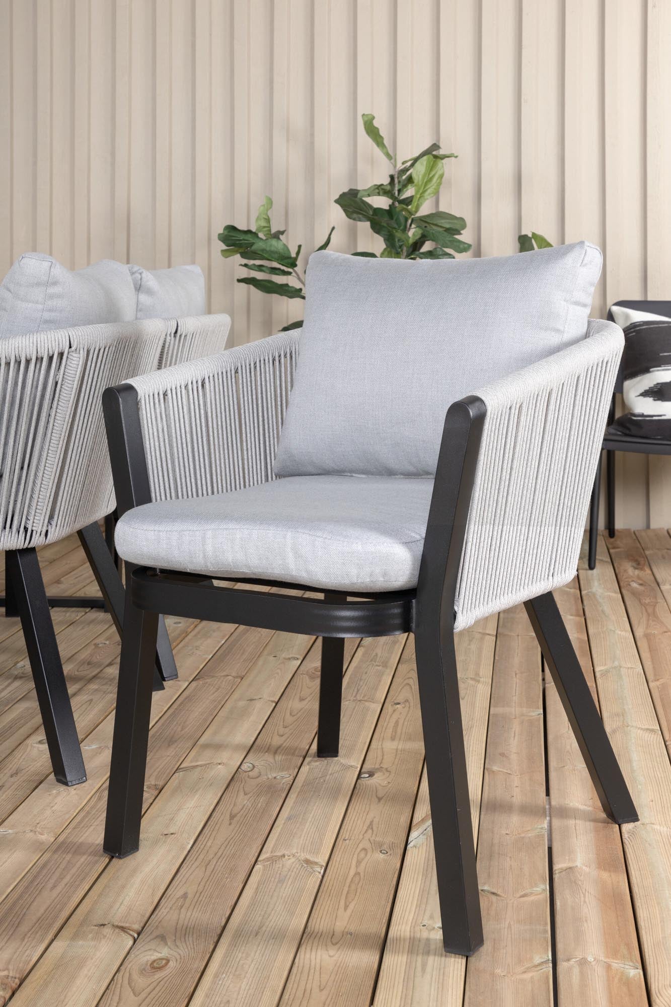 Stilvolles Texas Tischset 200cm für 6 von Venture Home erleben.