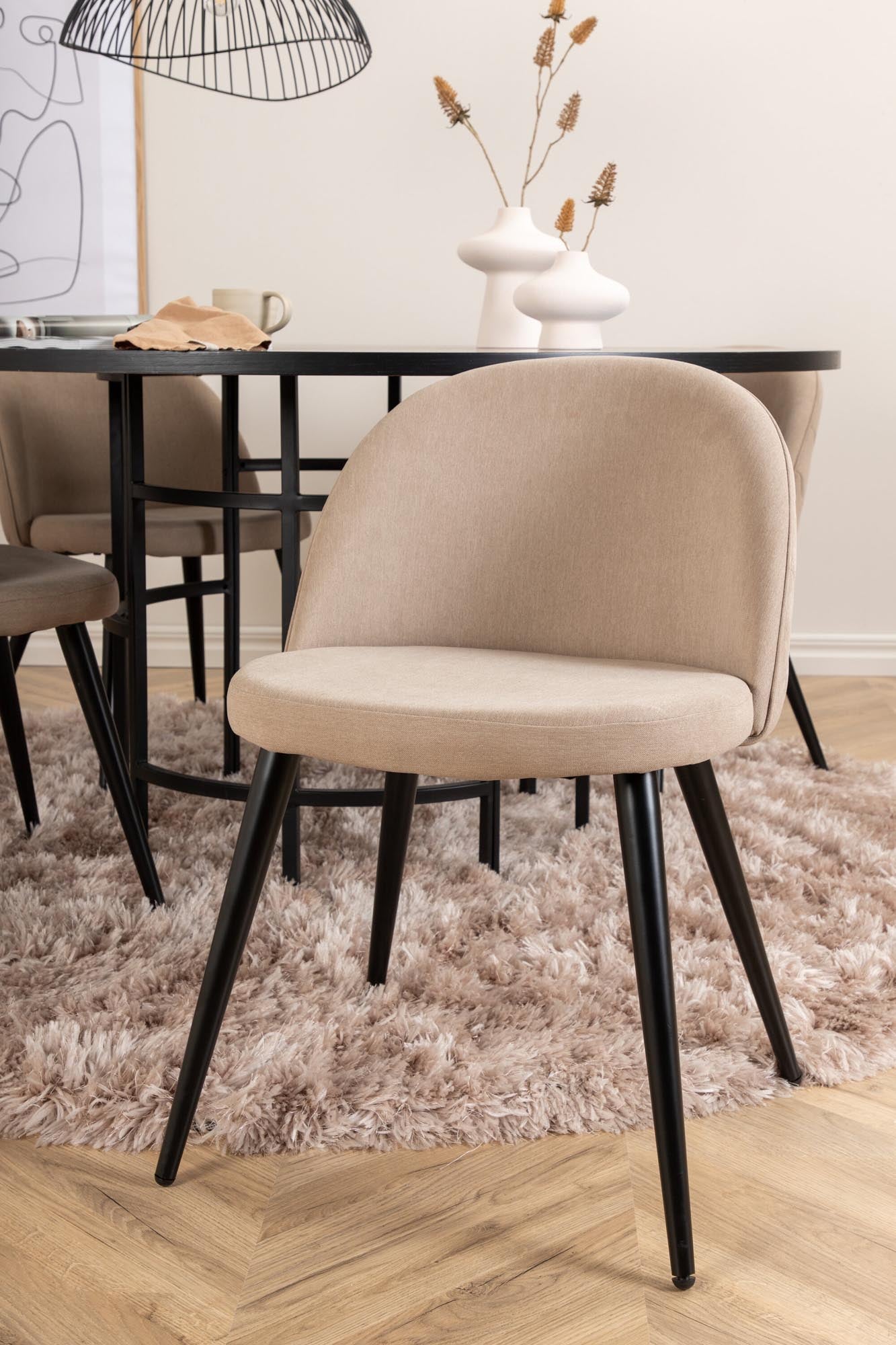 Esszimmerset Copenhagen: Skandinavisches Design trifft auf Komfort.