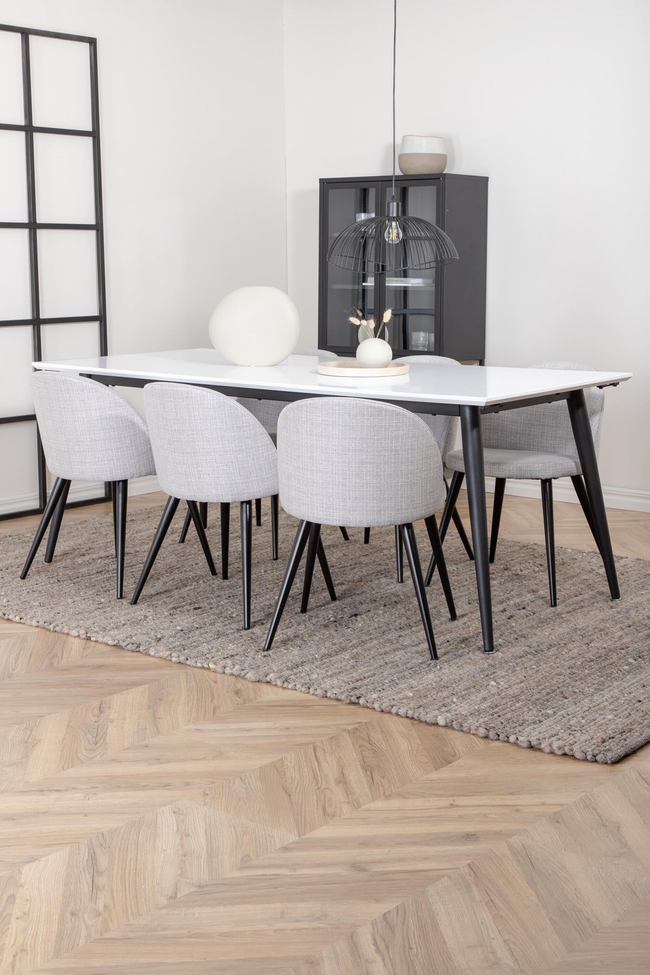 Elegantes Jimmy Esszimmerset von Venture Home mit 6 stilvollen Velvet-Stühlen, ausziehbar auf 285 cm für gesellige Anlässe.