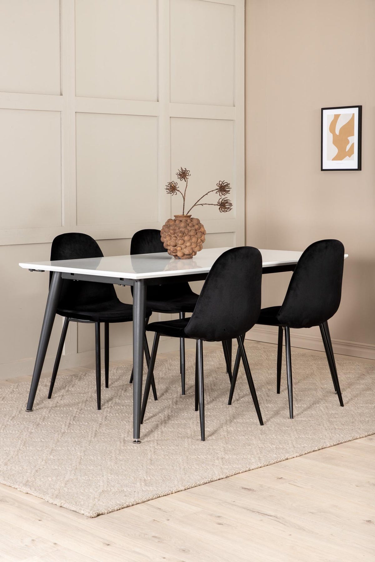 Jimmy Esszimmerset + Polar 150cm/4St. in Schwarz präsentiert im Onlineshop von KAQTU Design AG. Esszimmerset ist von Venture Home