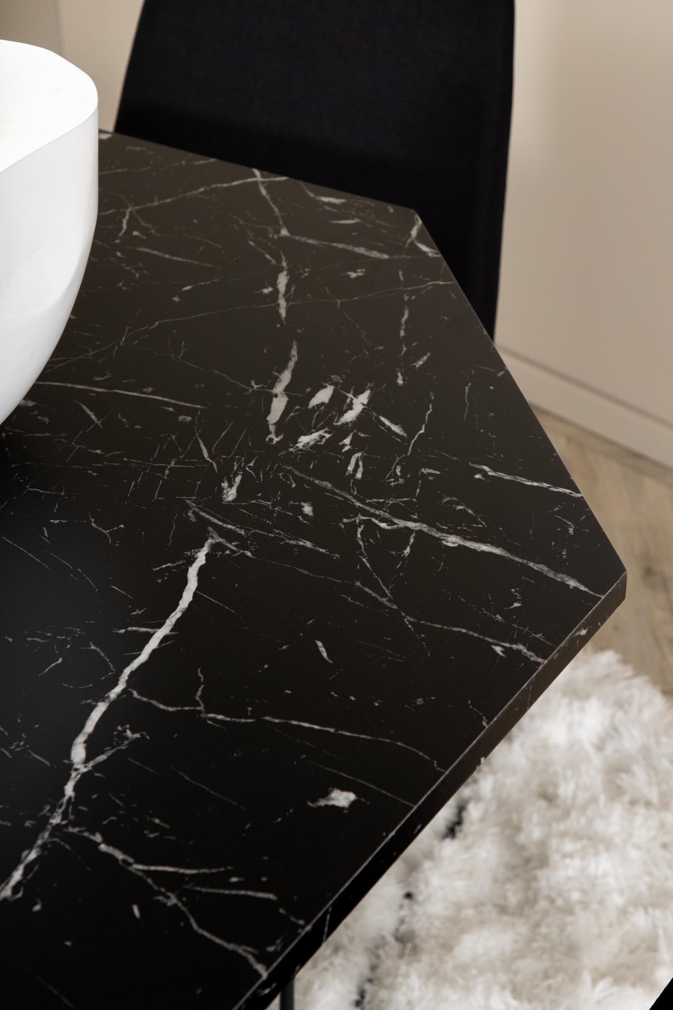 Elegantes Esszimmerset Marbs + Muce für stilvolle Dinnerabende.