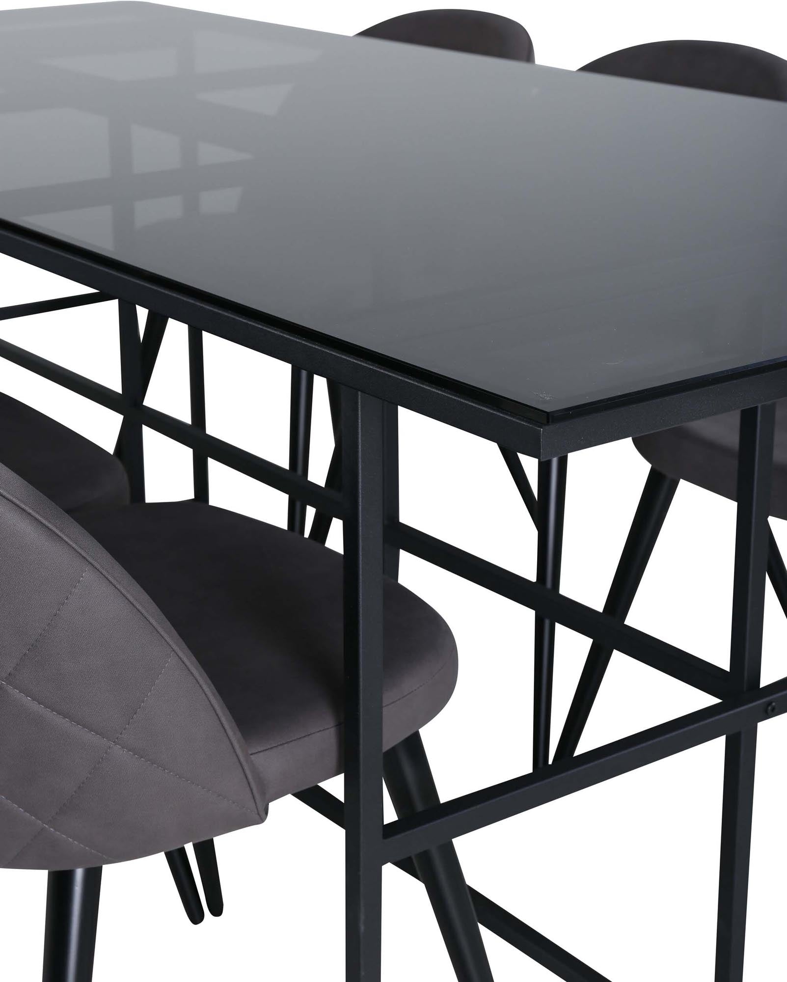 Entdecken Sie das elegante Leif Esszimmerset von Venture Home: 200 cm Tisch mit 6 komfortablen Samt-Stühlen für stilvolle Essmomente.