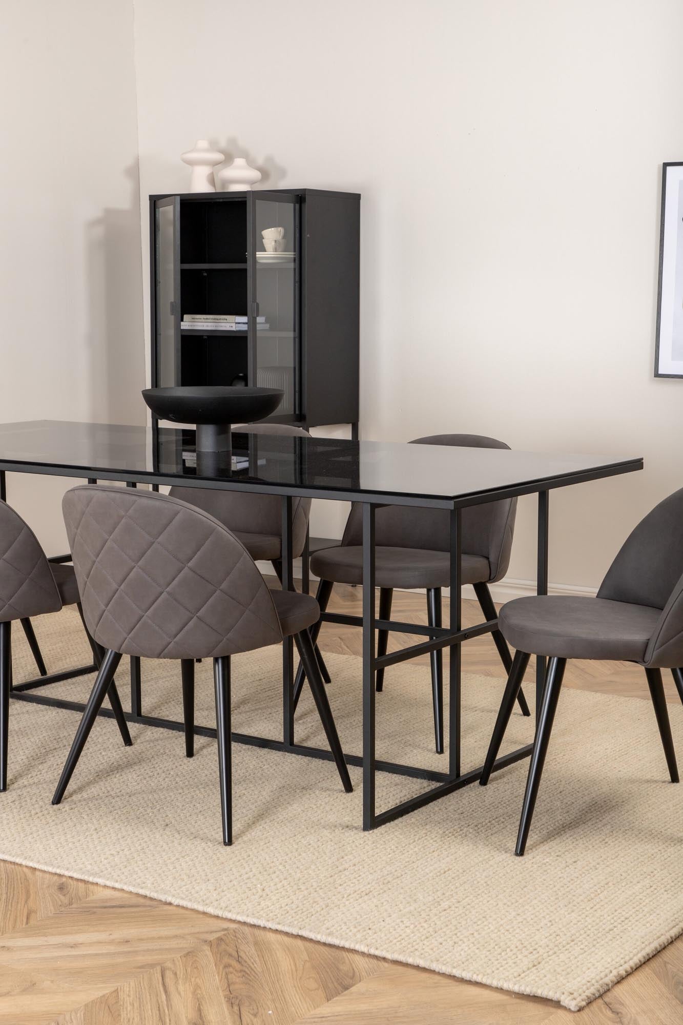 Luxuriöses Leif Esszimmerset: 200cm Tisch mit 6 Samtstühlen.