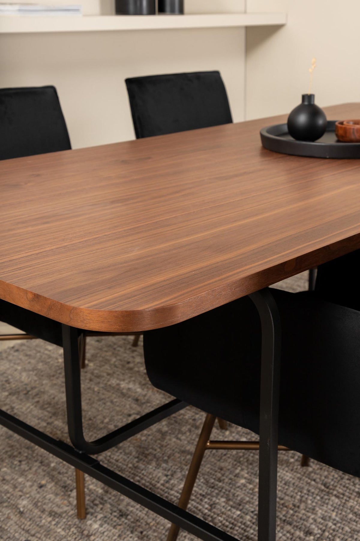 Uno Esszimmerset + Petra 200cm/4St. in Braun / Schwarz präsentiert im Onlineshop von KAQTU Design AG. Esszimmerset ist von Venture Home