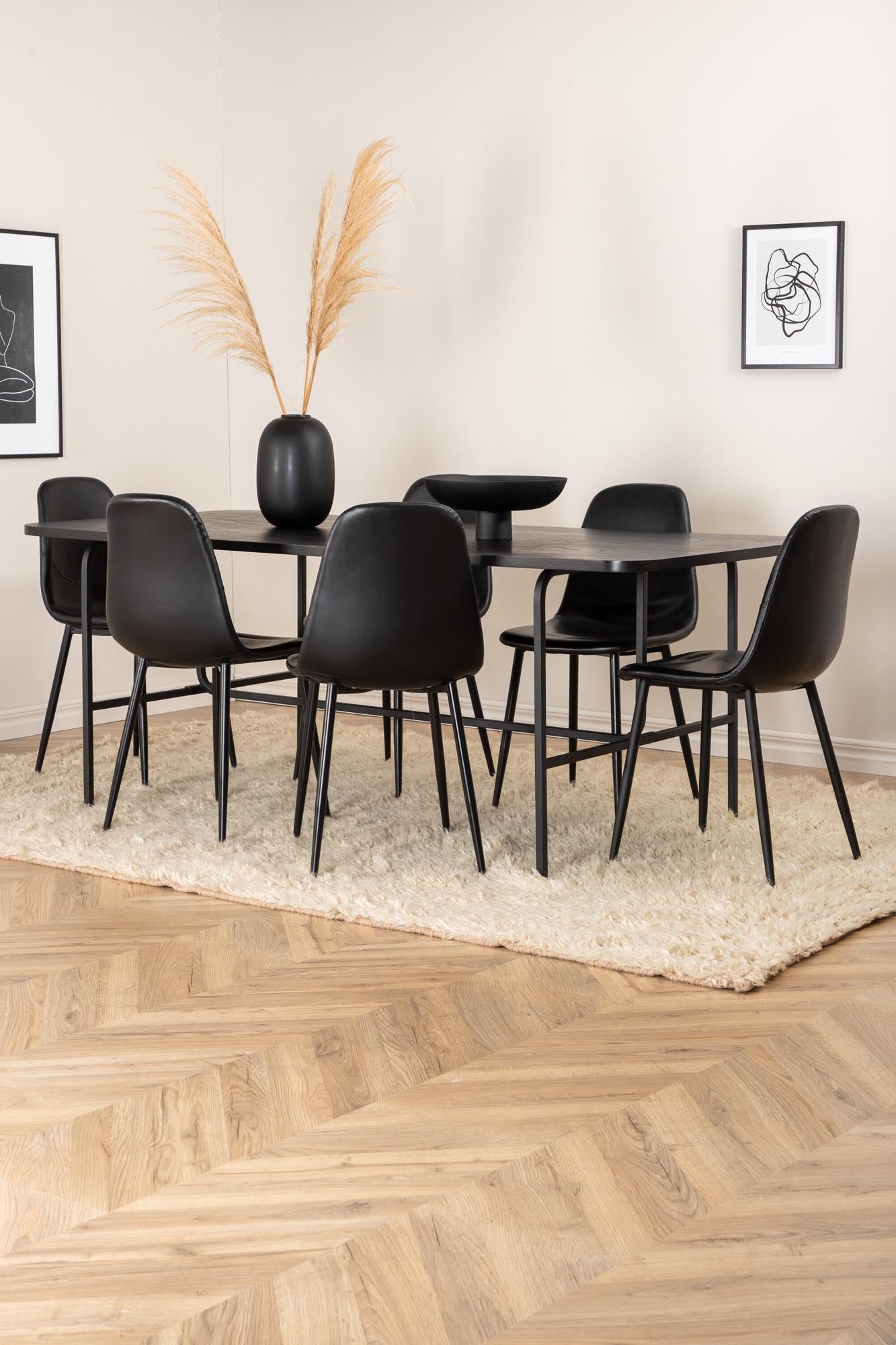 Elegantes Esszimmerset von Venture Home: 200 cm Tisch und 6 bequeme Stühle in modernem Design für stilvolle Esszimmer.