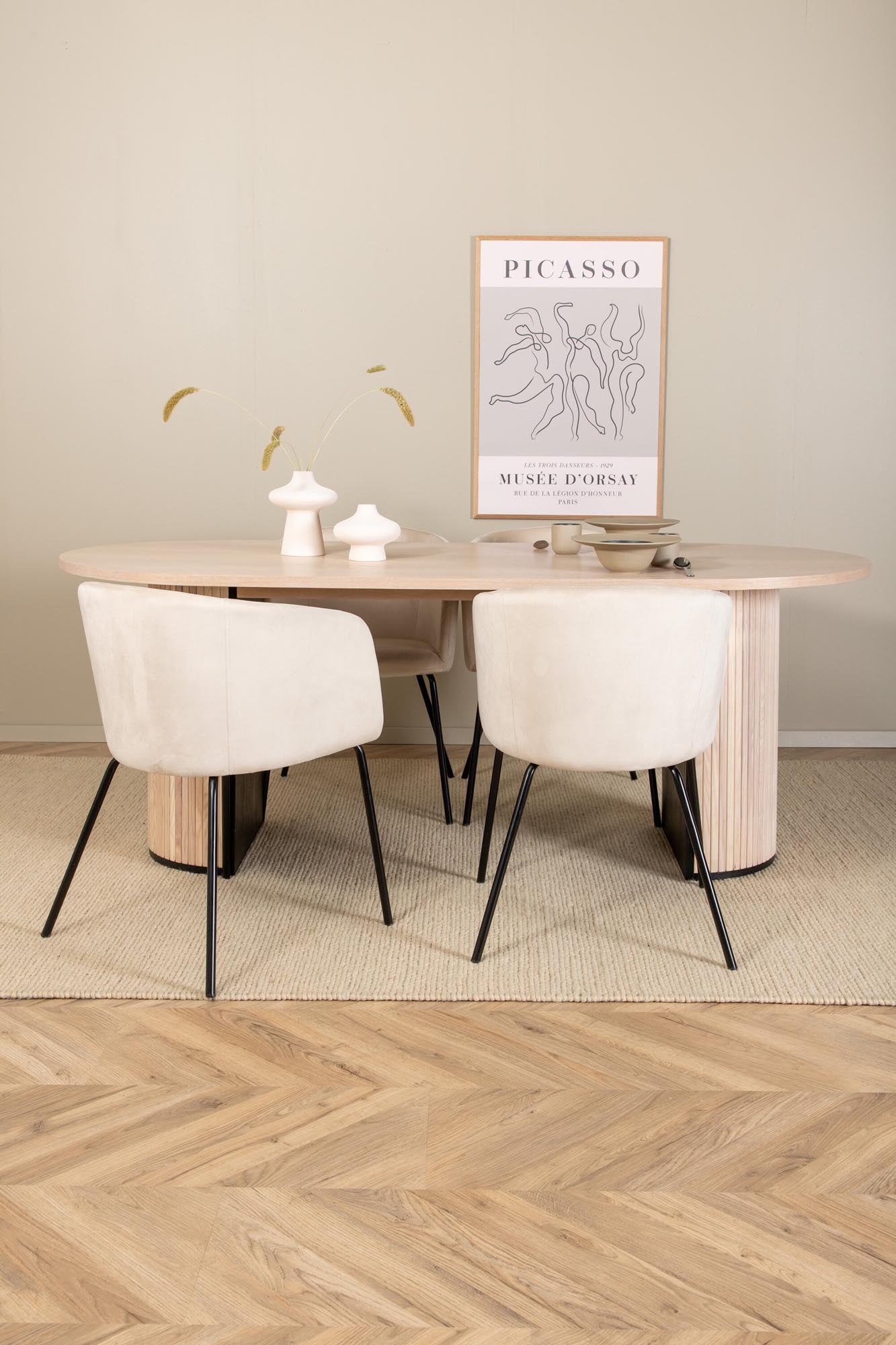 Elegantes Bianca Set: Perfekt für moderne, grosse Esszimmer.