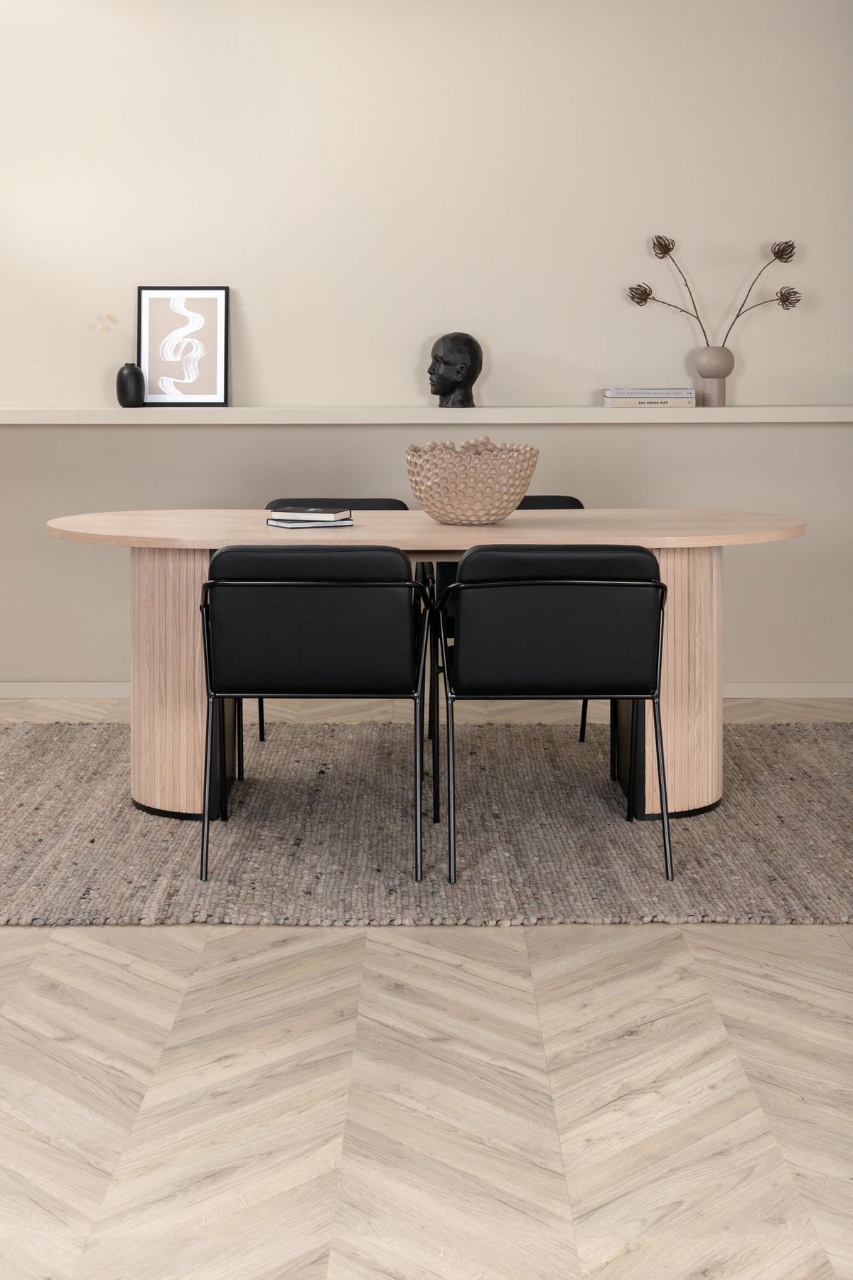 Bianca Esszimmerset + Tvist 200cm/4St. in Weiss / Schwar präsentiert im Onlineshop von KAQTU Design AG. Esszimmerset ist von Venture Home