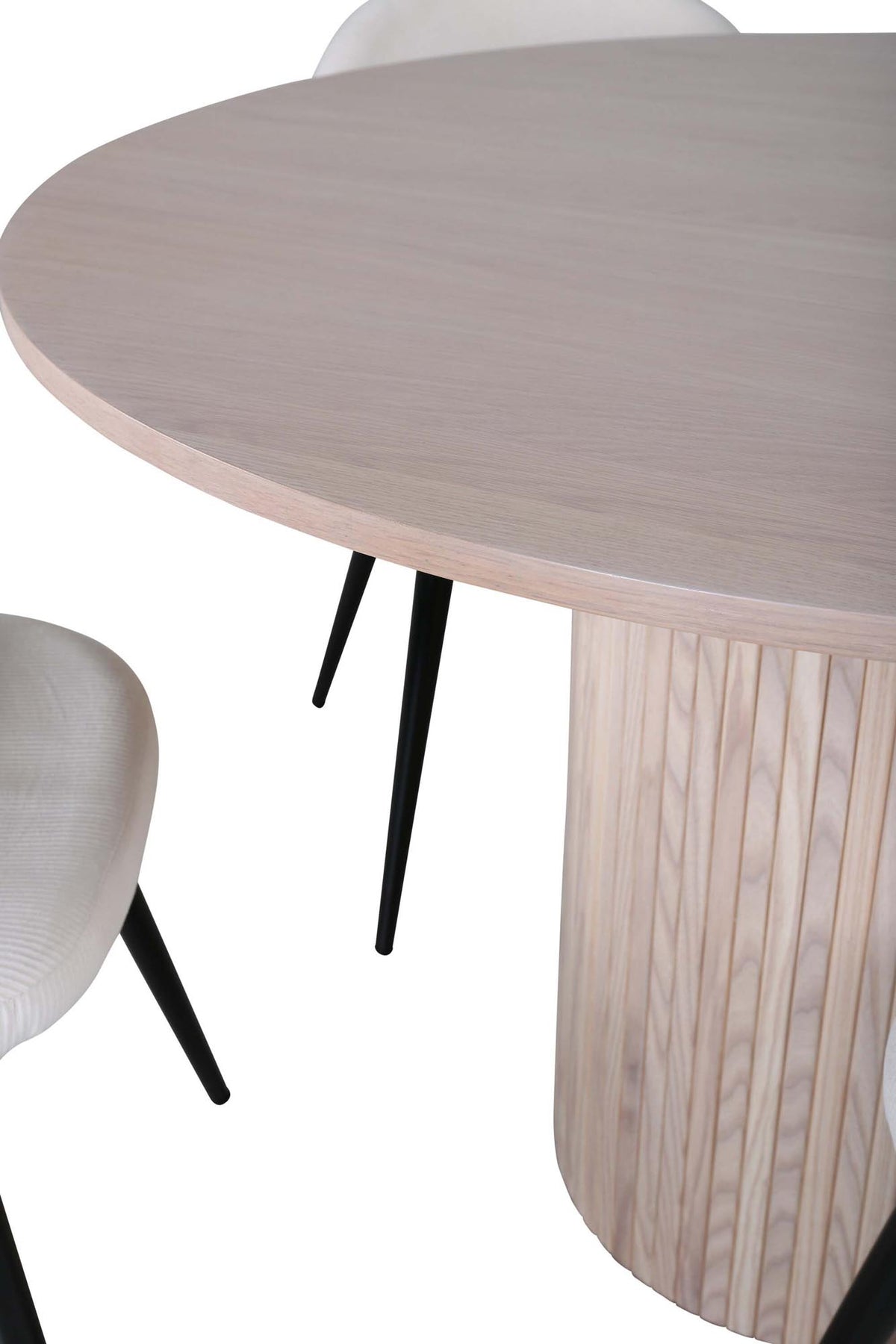 Bianca Esszimmerset + Velvet ⌀110cm/4St. in Weiss / Beige Velvet präsentiert im Onlineshop von KAQTU Design AG. Esszimmerset ist von Venture Home