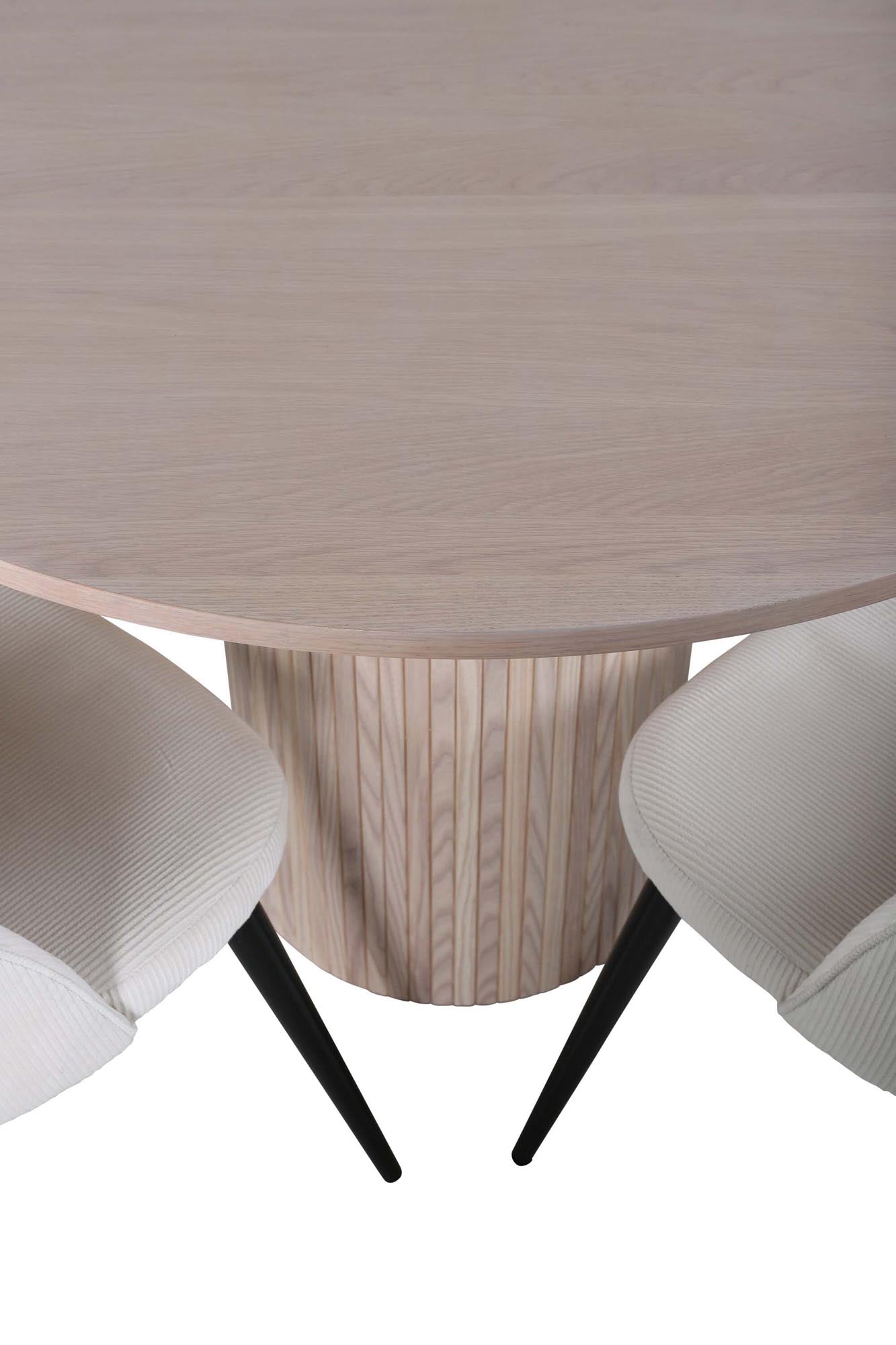 Stilvolles Bianca Esszimmerset von Venture Home mit rundem Tisch (⌀110 cm) und bequemen, pflegeleichten Stühlen für unvergessliche Momente.