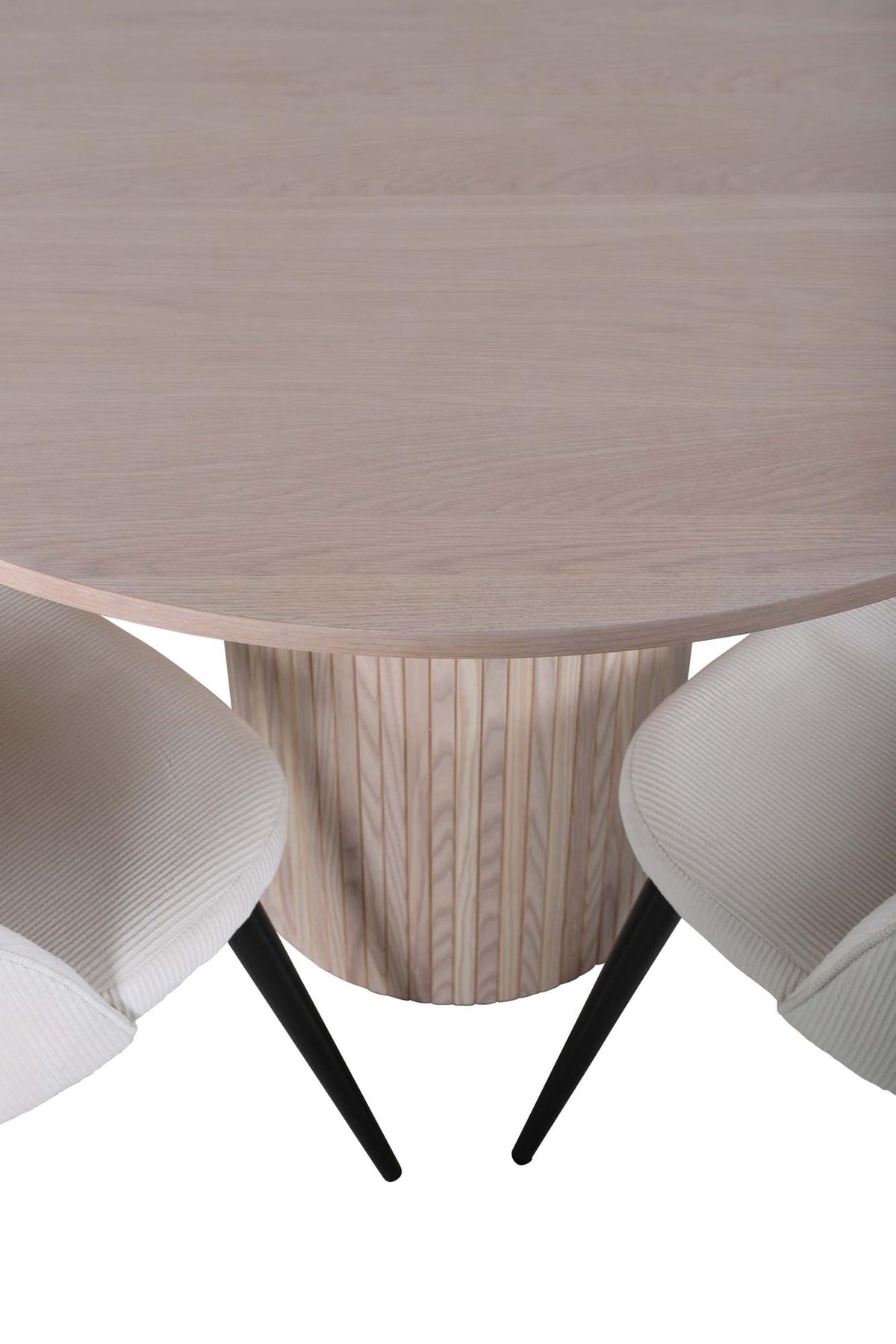 Bianca Esszimmerset + Velvet ⌀110cm/4St. in Weiss / Beige Velvet präsentiert im Onlineshop von KAQTU Design AG. Esszimmerset ist von Venture Home