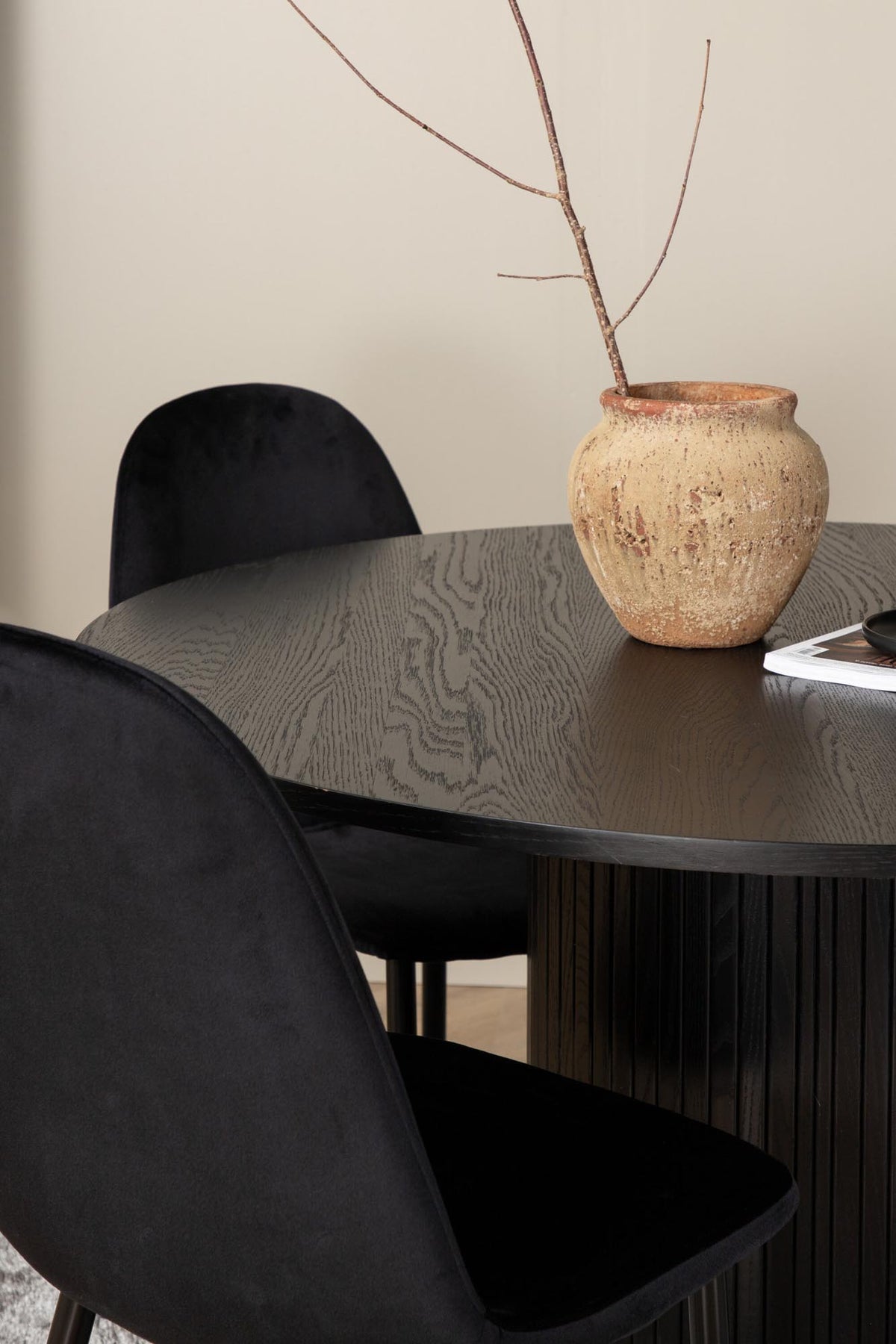 Bianca Esszimmerset + Polar ⌀110cm/4St. in Schwarz präsentiert im Onlineshop von KAQTU Design AG. Esszimmerset ist von Venture Home