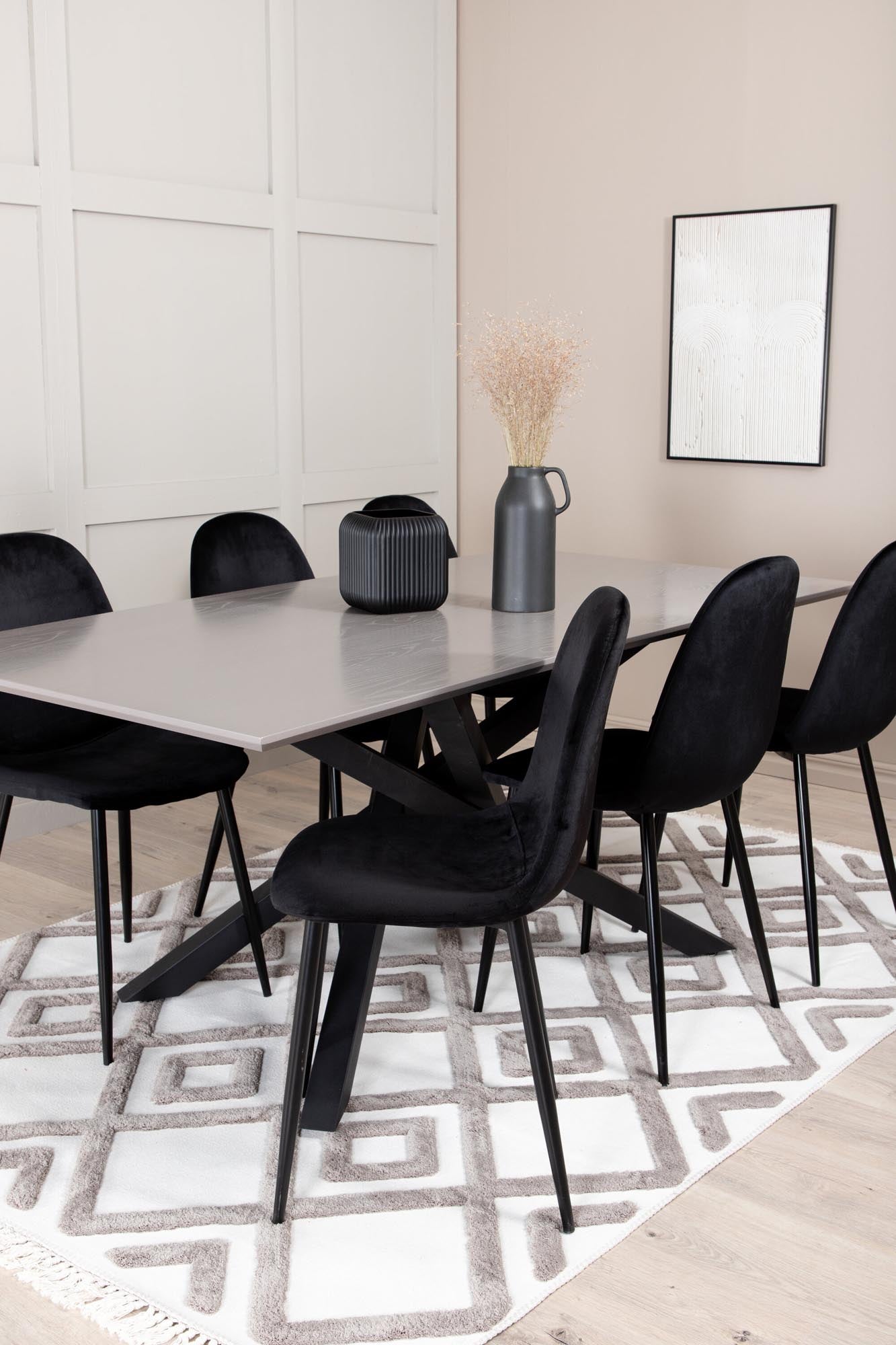 Piazza Esszimmerset: Zeitloses Design trifft auf skandinavische Eleganz.