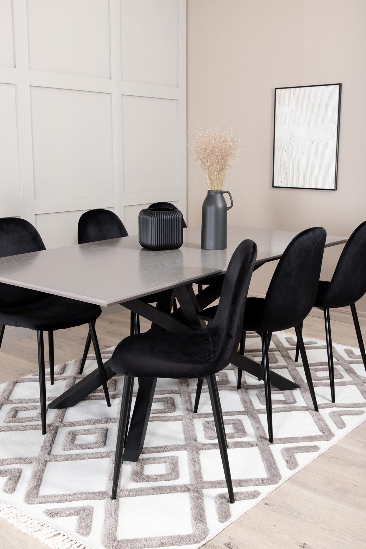 Piazza Esszimmerset + Polar 180cm/6St. in Weiss / Schwarz präsentiert im Onlineshop von KAQTU Design AG. Esszimmerset ist von Venture Home