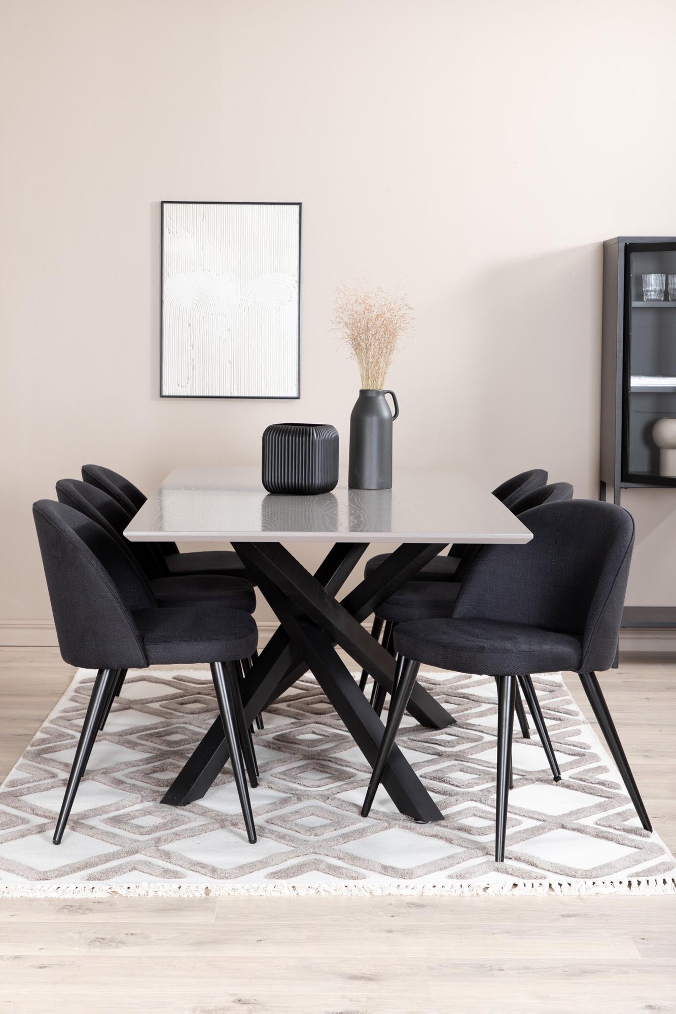 Piazza Esszimmerset: Modernes Velvet-Design für stilvolle Räume.