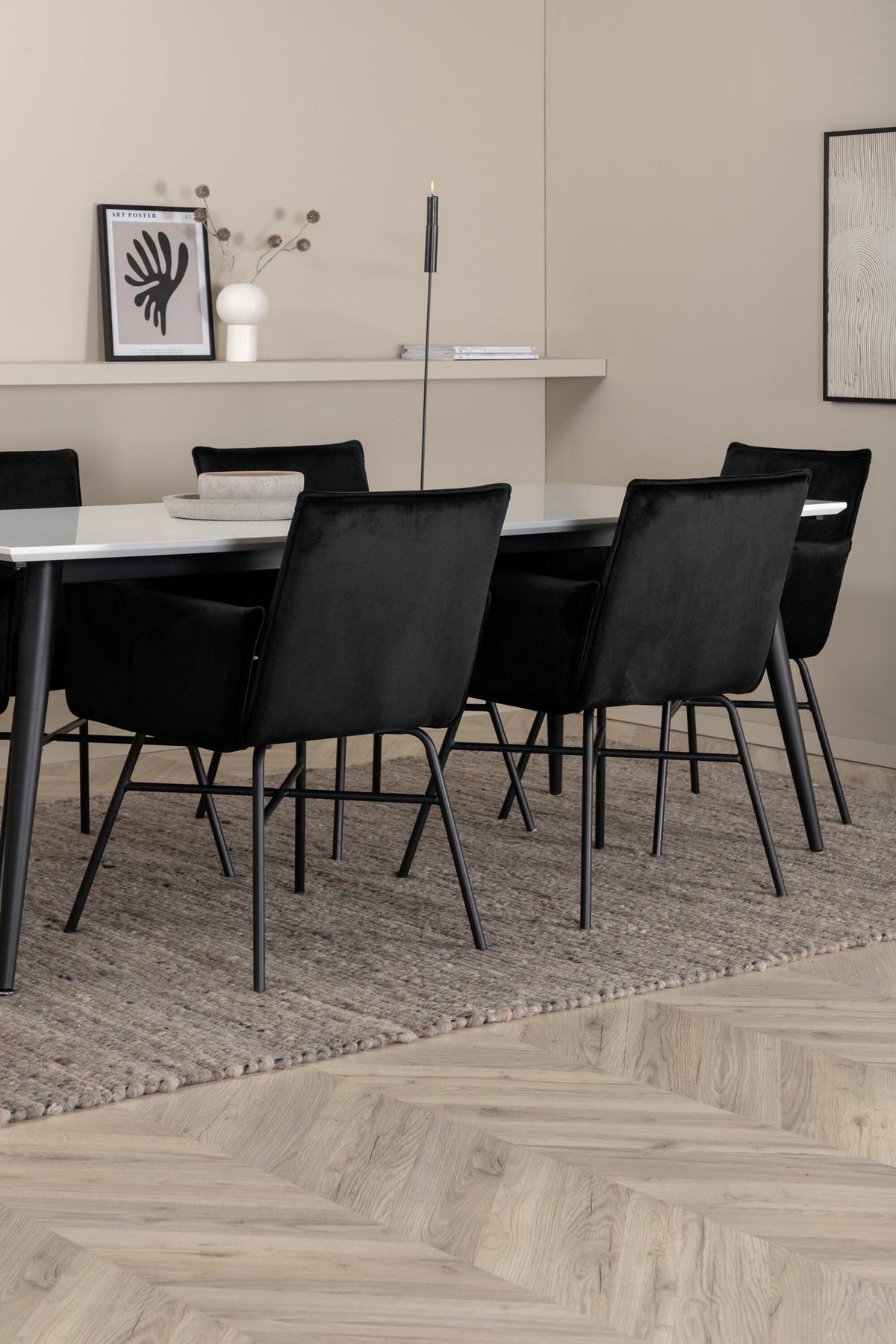 Jimmy Esszimmerset + Petra 195cm/6St. in Schwarz präsentiert im Onlineshop von KAQTU Design AG. Esszimmerset ist von Venture Home