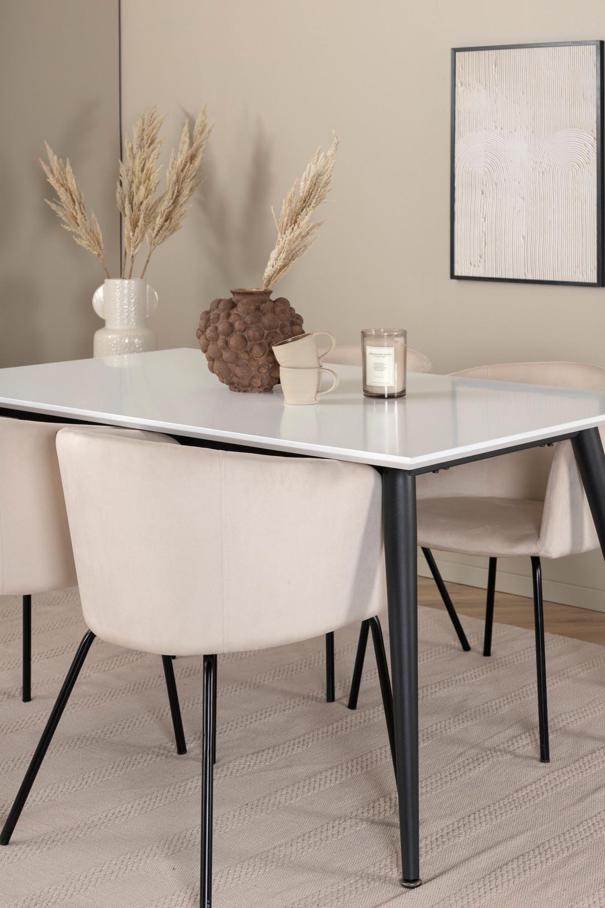Jimmy Esszimmerset + Berit 150cm/4St. in Beige, Schwarz präsentiert im Onlineshop von KAQTU Design AG. Esszimmerset ist von Venture Home