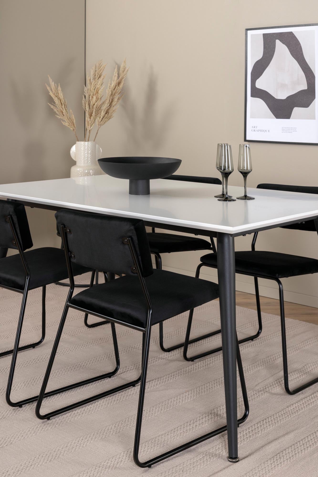 Entdecken Sie das Jimmy Esszimmerset von Venture Home: Ein stilvoller, ausziehbarer Tisch und elegante Kenth-Stühle aus schwarzem Samt für Ihr modernes Esszimmer.